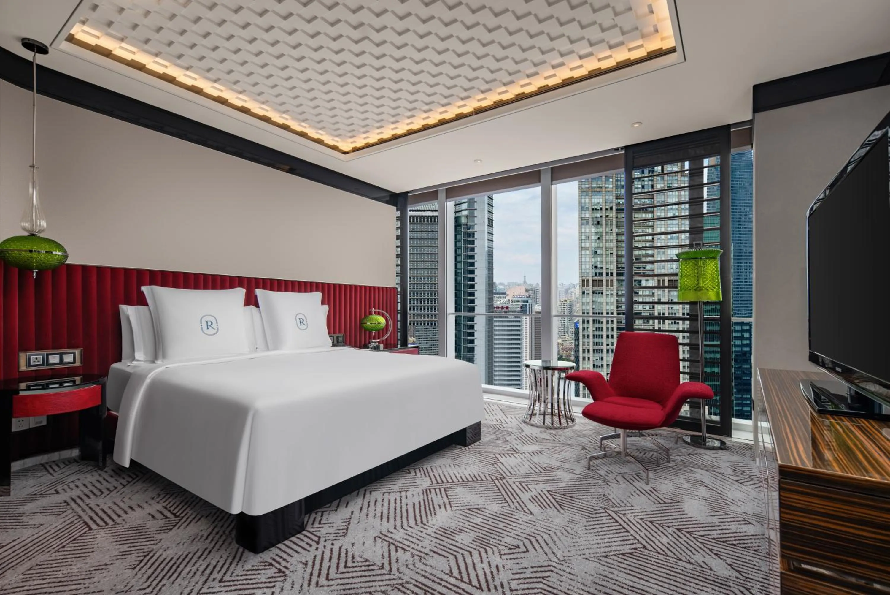 Bedroom, Bed in Regent Shanghai Pudong