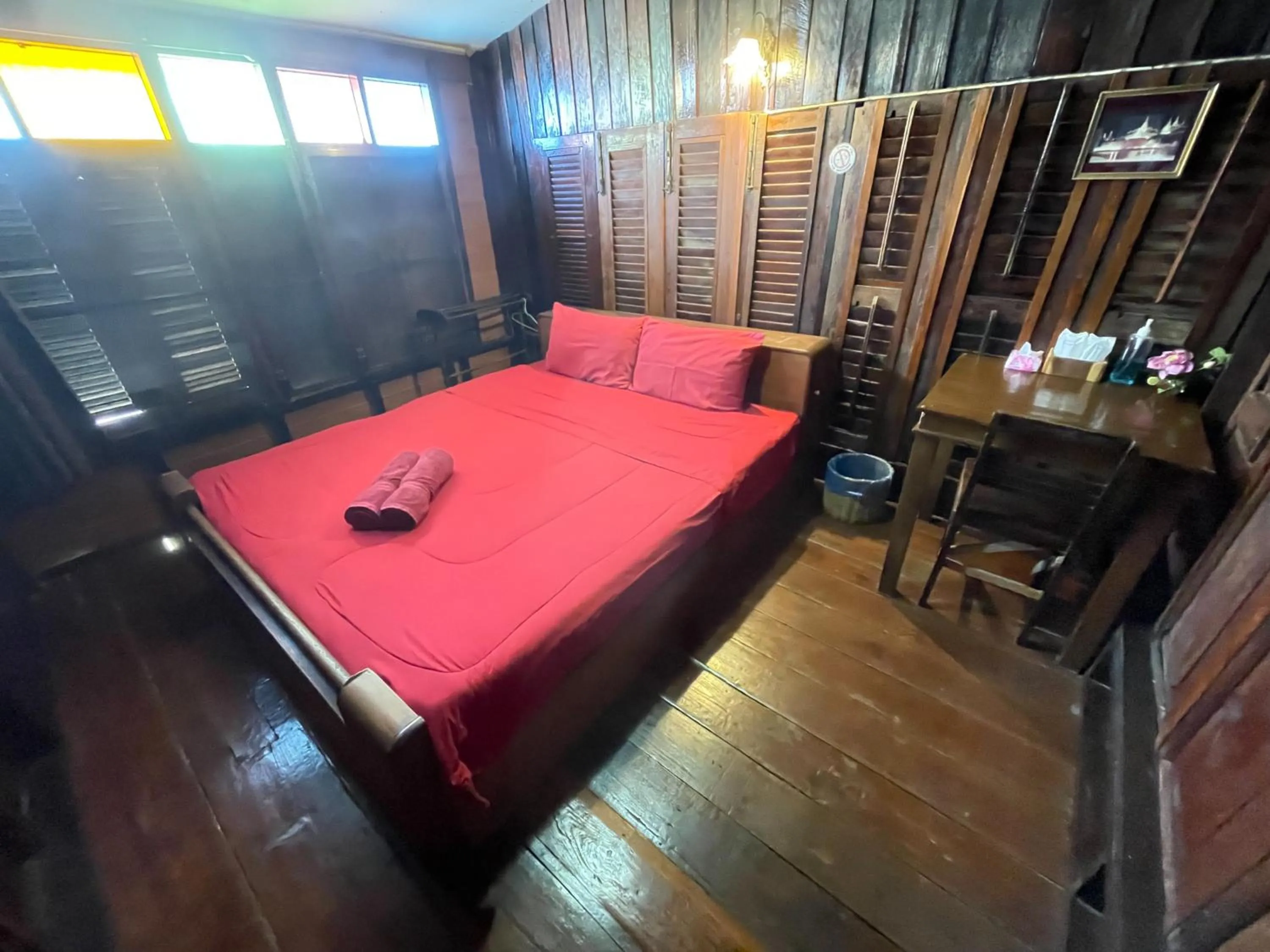 Photo of the whole room, Bed in Baan Are Gong Riverside Homestay