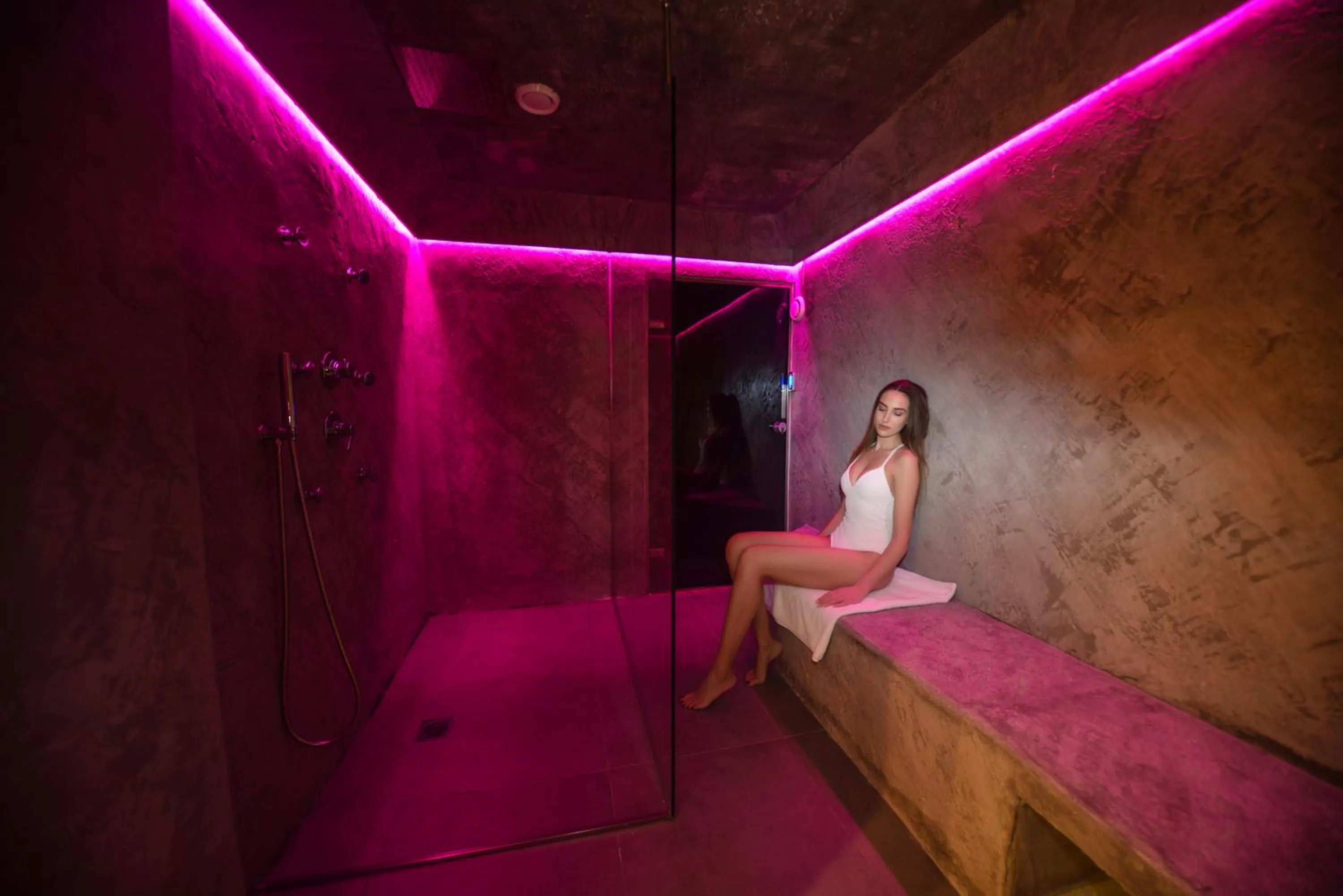 Hot Spring Bath in A.P. Acropolis View Apartments