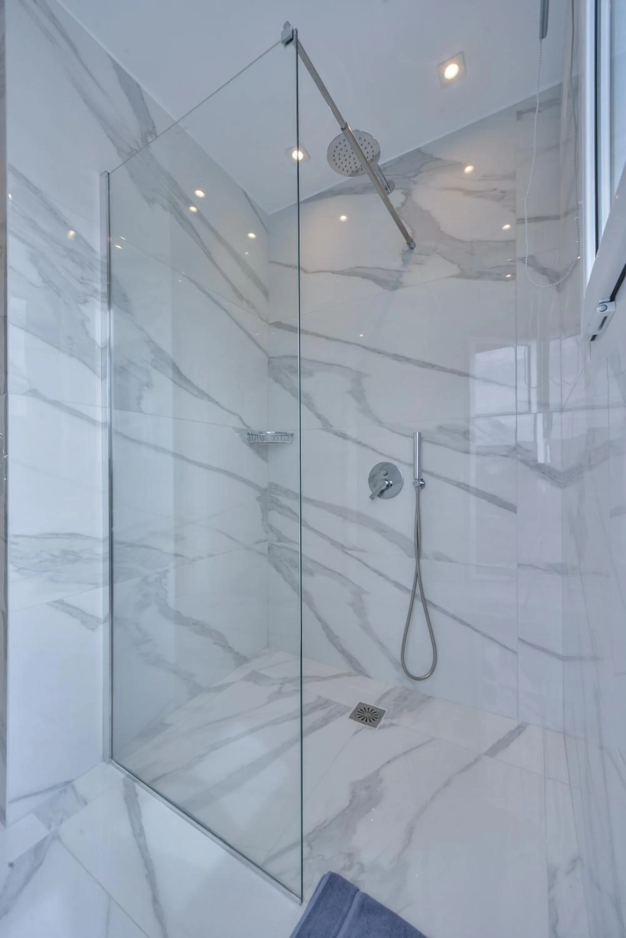 Bathroom in A.P. Acropolis View Apartments