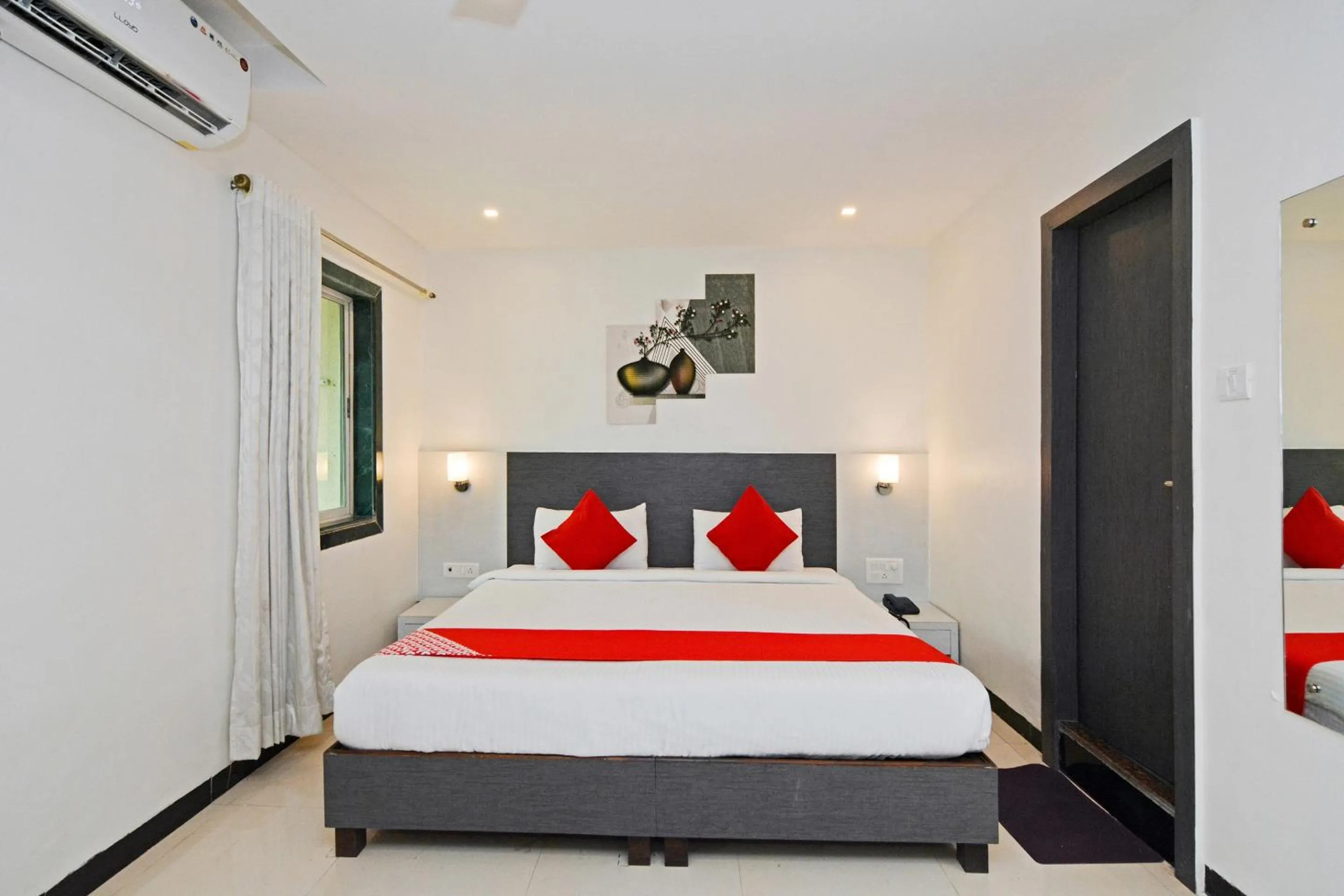 Bedroom, Bed in Hotel O Ashwarya Service Apartment