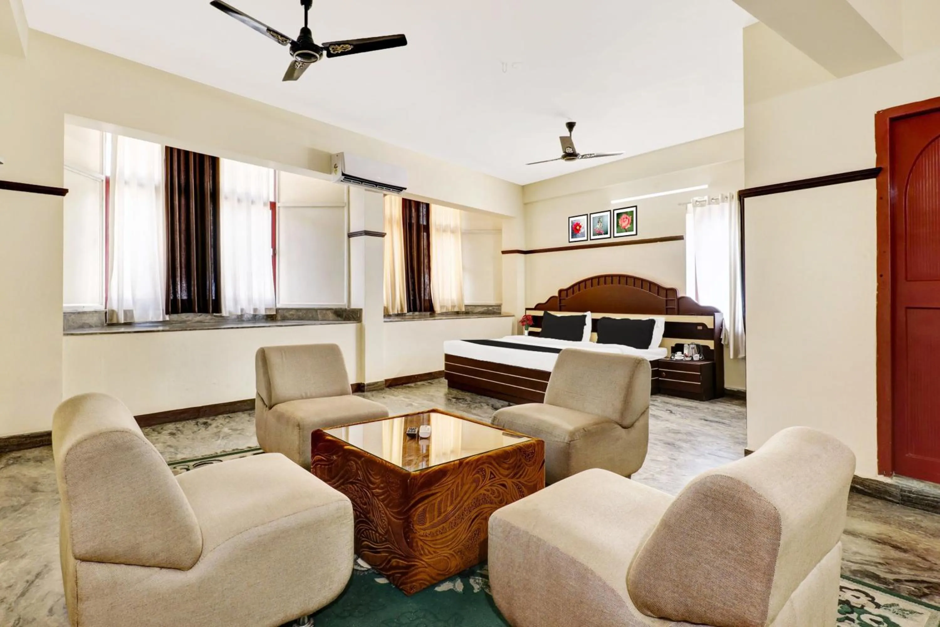 Bedroom, Bed in Super Hotel O East Nada