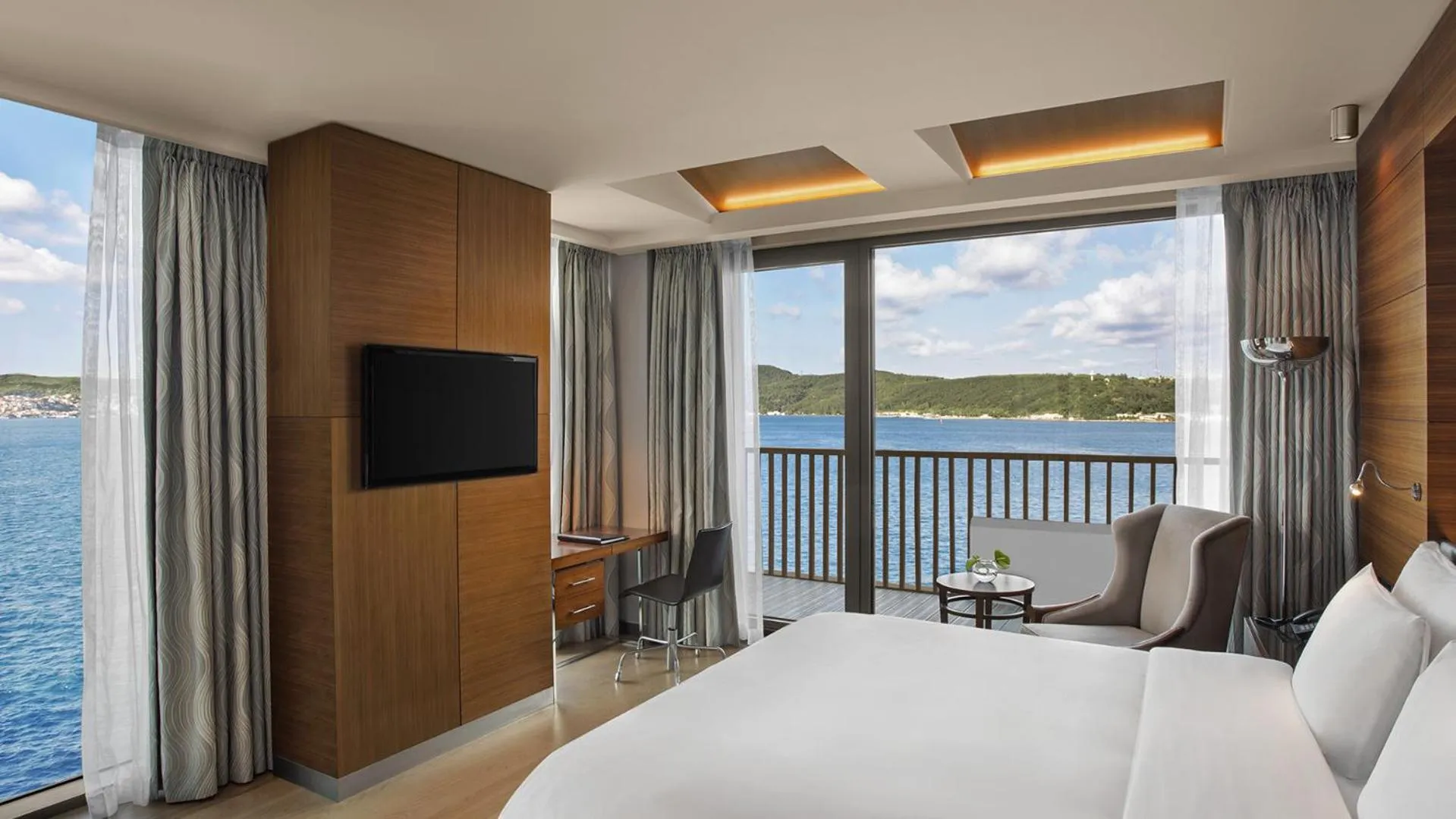 Bed in The Grand Tarabya Managed by Accor