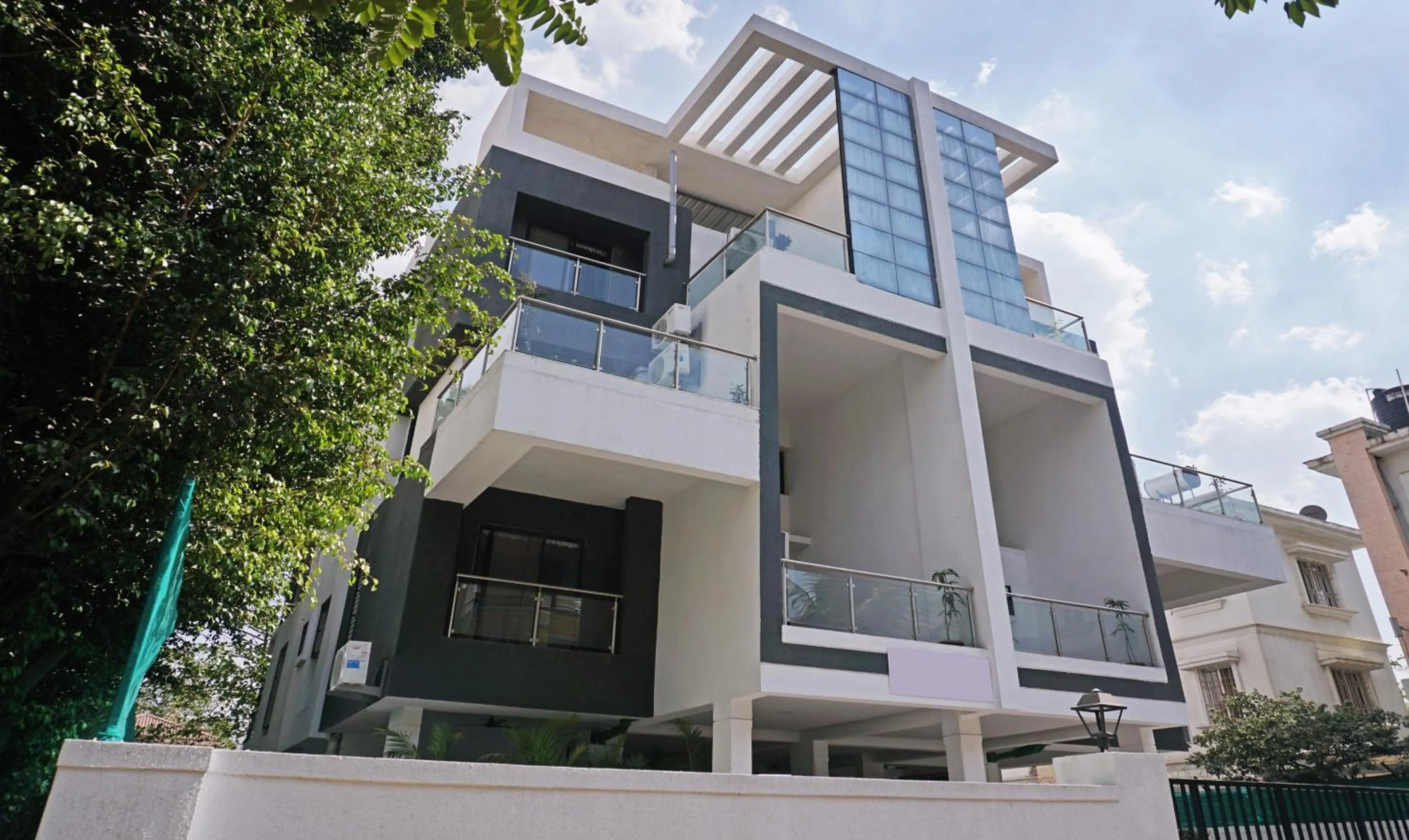 Facade/entrance in Treebo Lotus Baner