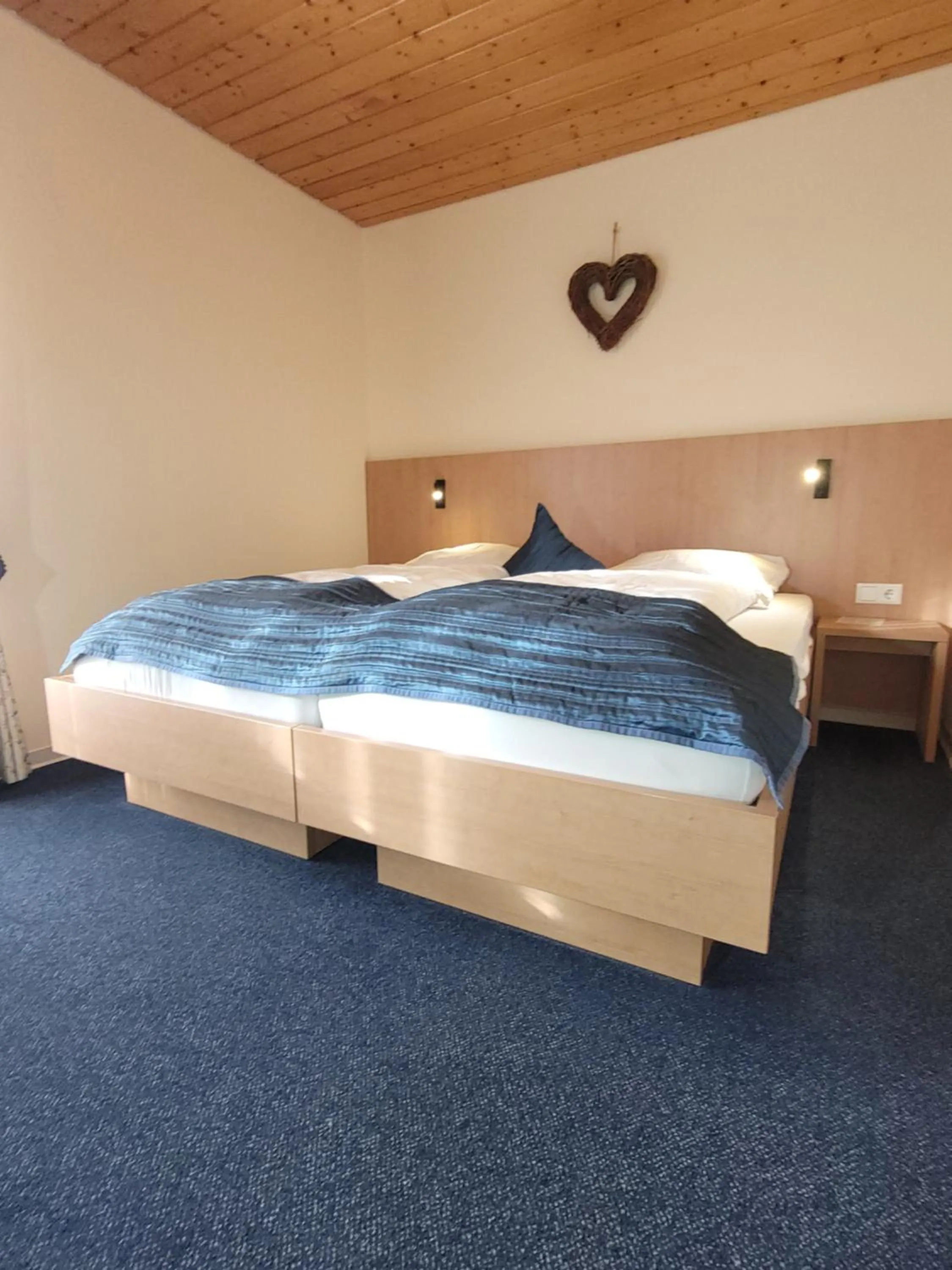 Bed in Stahlecker Hof