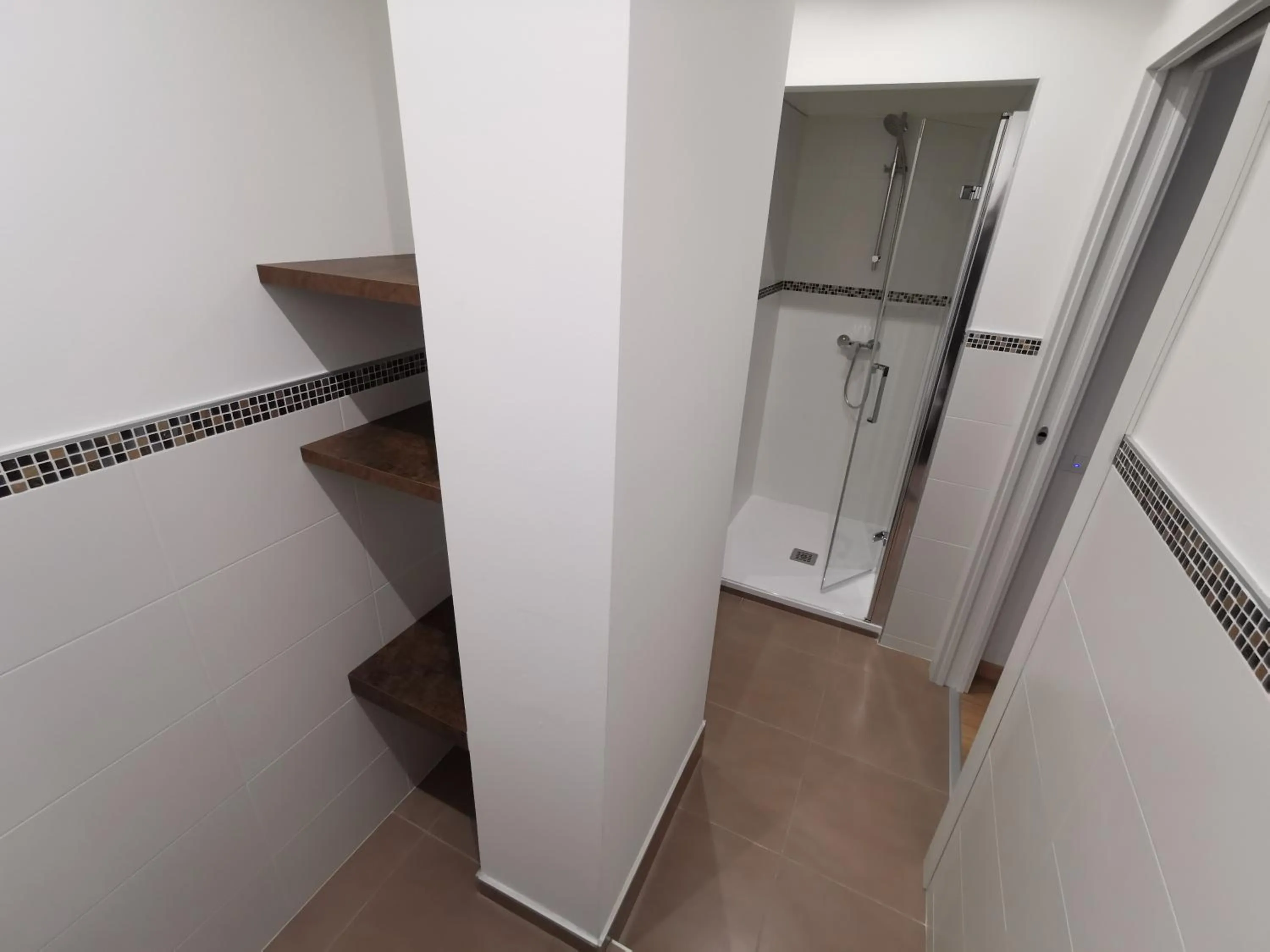 Shower in B&B DESDEMA