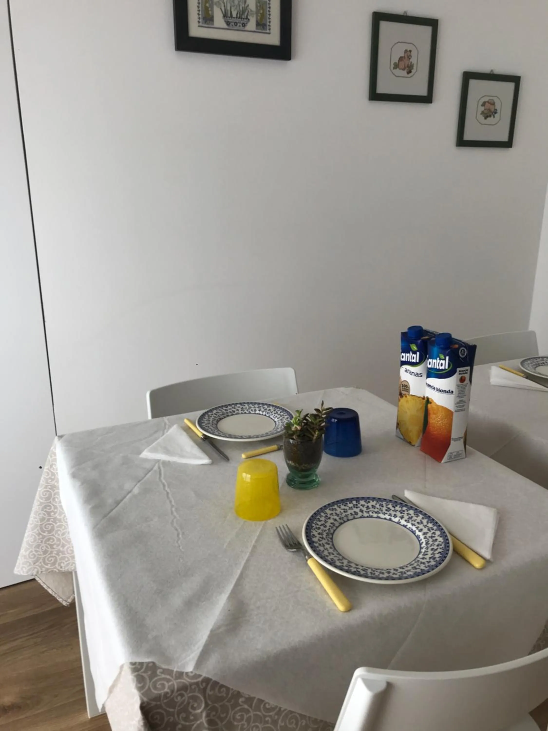 Dining area in B&B DESDEMA