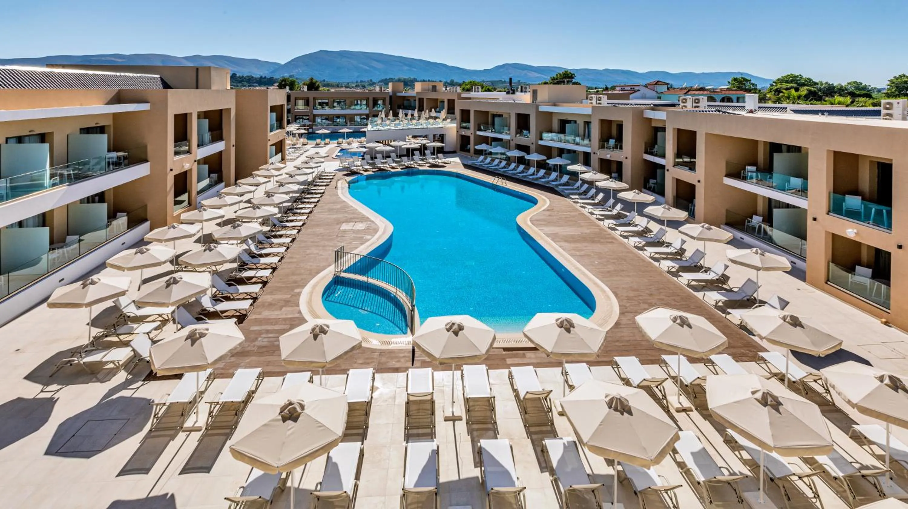 Property building in White Olive Elite Laganas