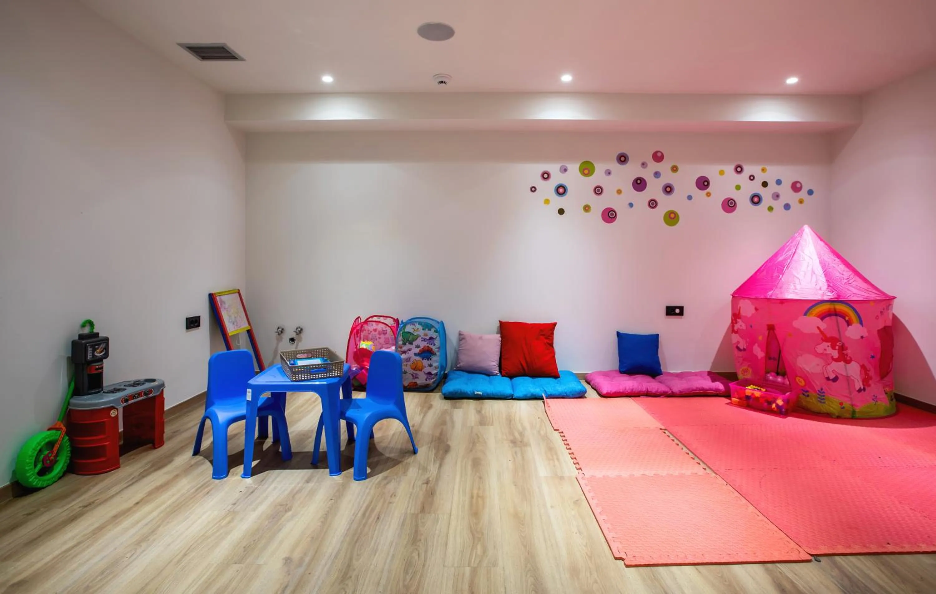 Kids's club in White Olive Elite Laganas