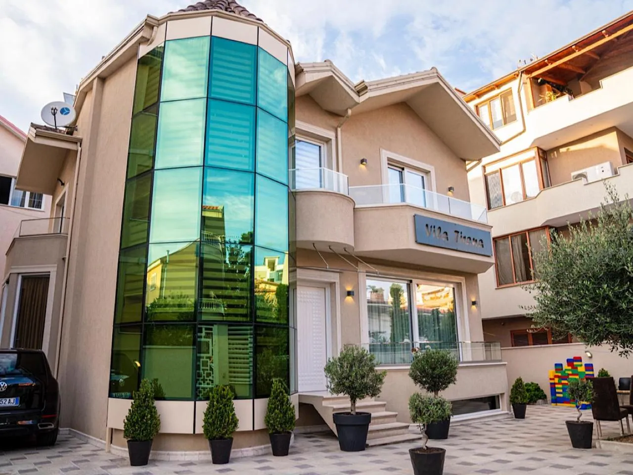 Property building in Hotel Vila Tirana