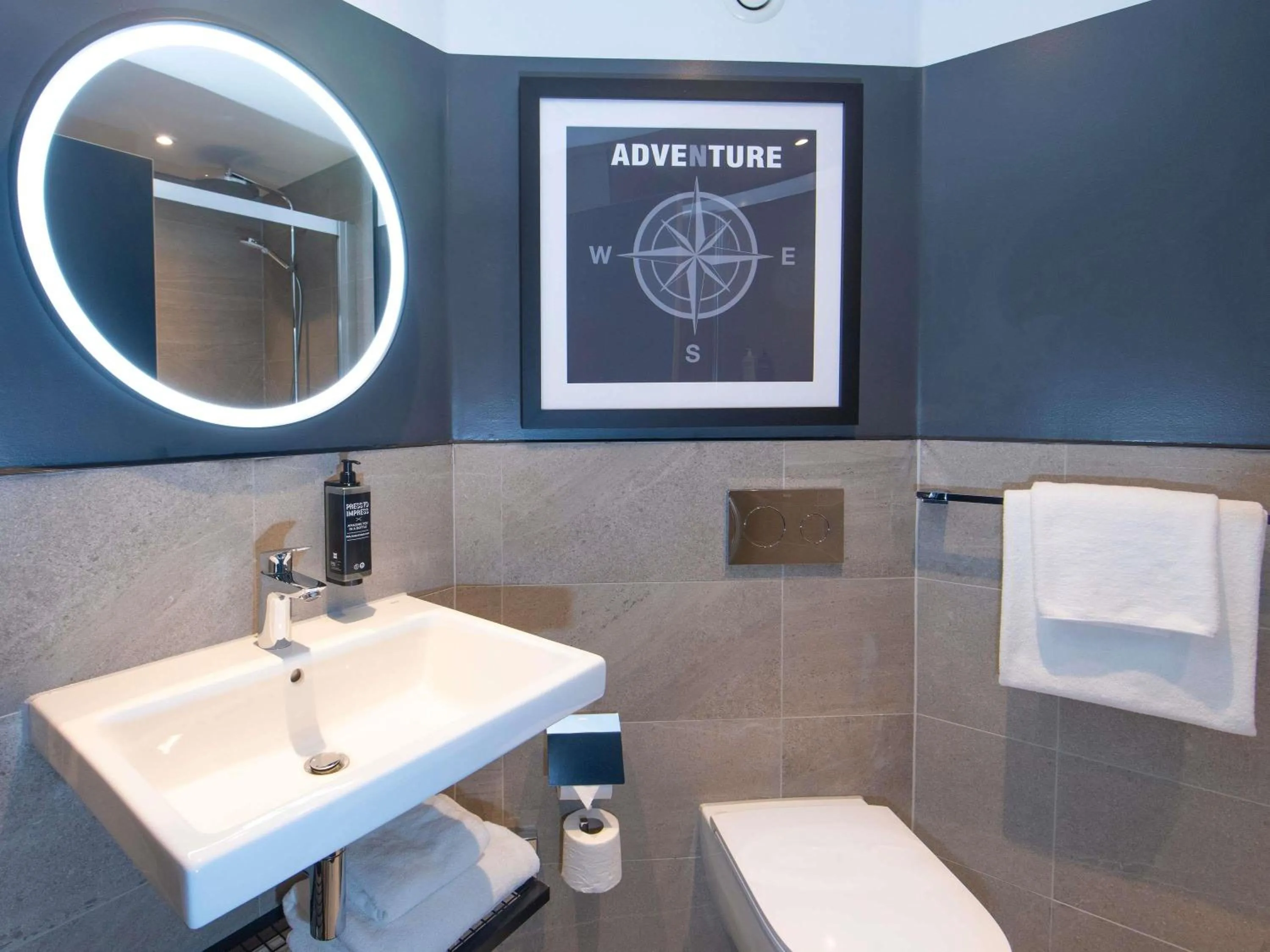 Toilet in ibis Styles London Gatwick Airport