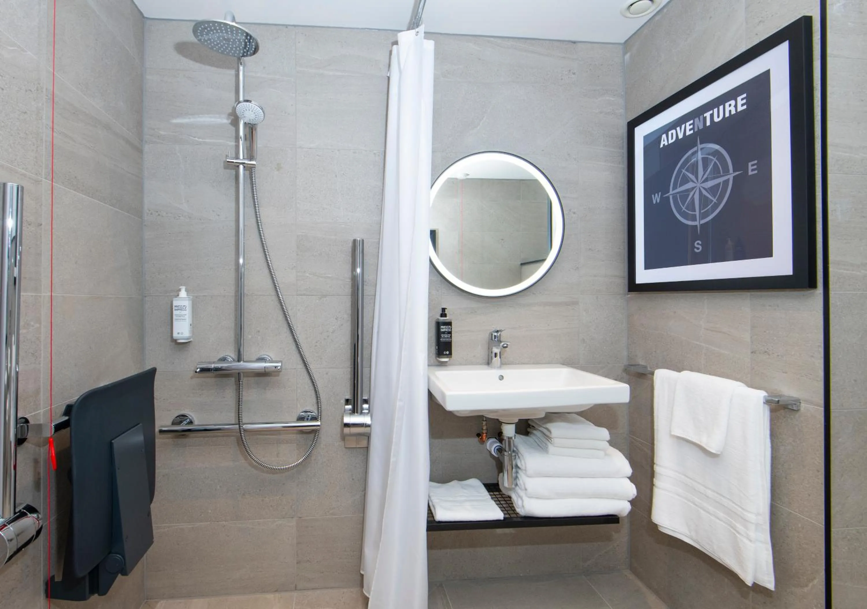 Toilet in ibis Styles London Gatwick Airport