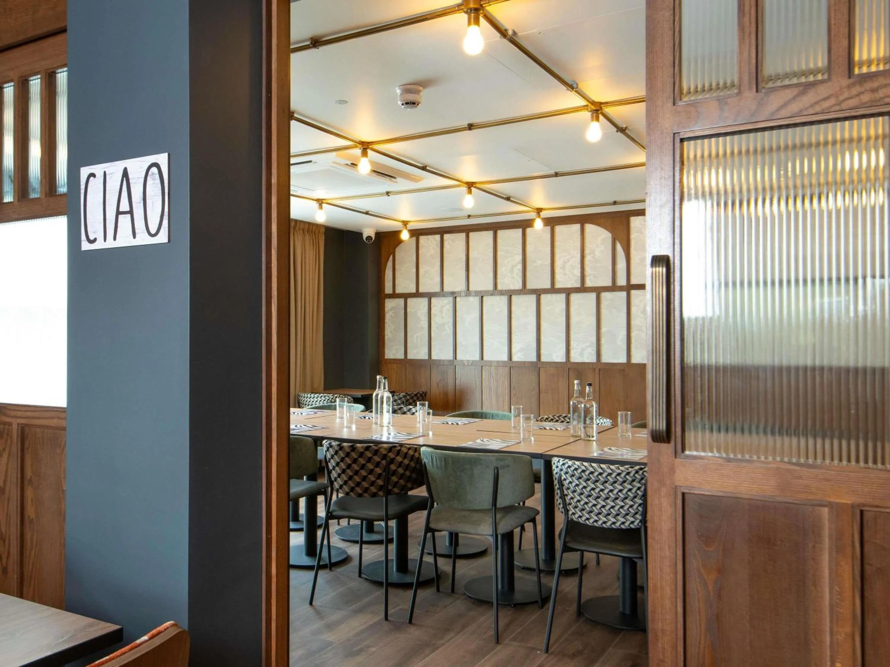 Meeting/conference room in ibis Styles London Gatwick Airport