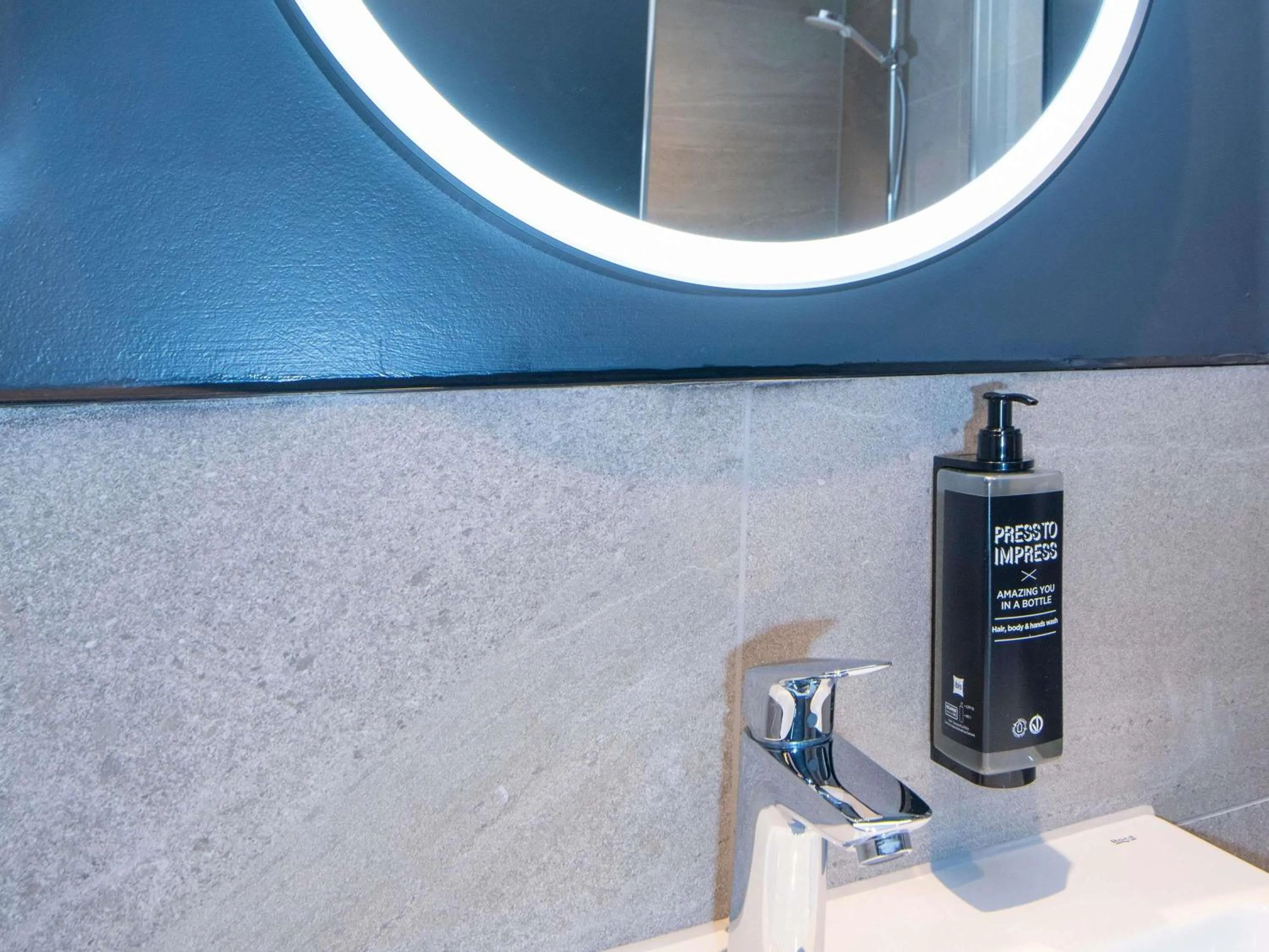 Bedroom in ibis Styles London Gatwick Airport