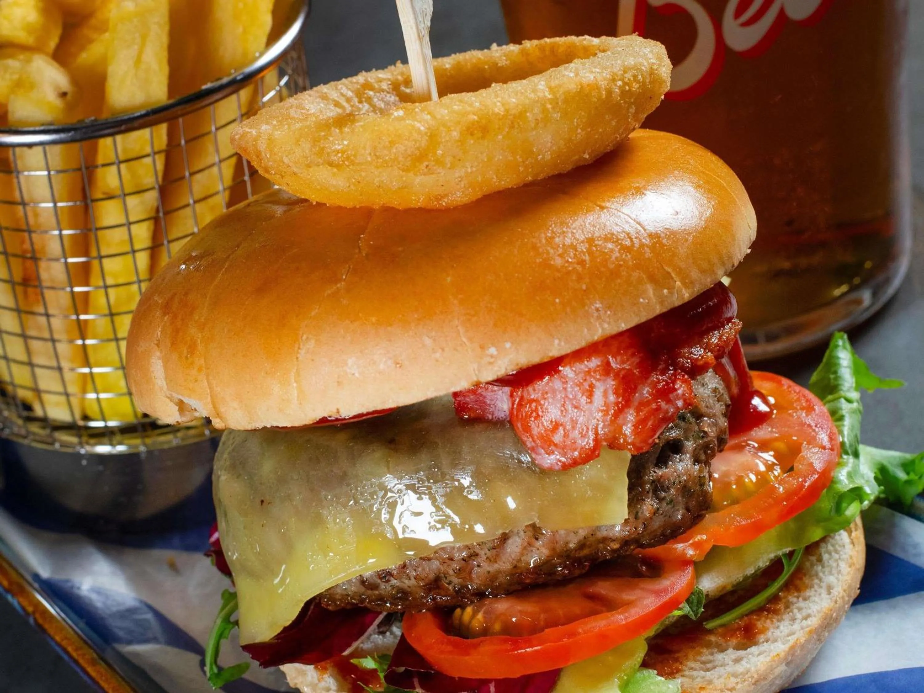 Restaurant/places to eat in ibis Styles London Gatwick Airport