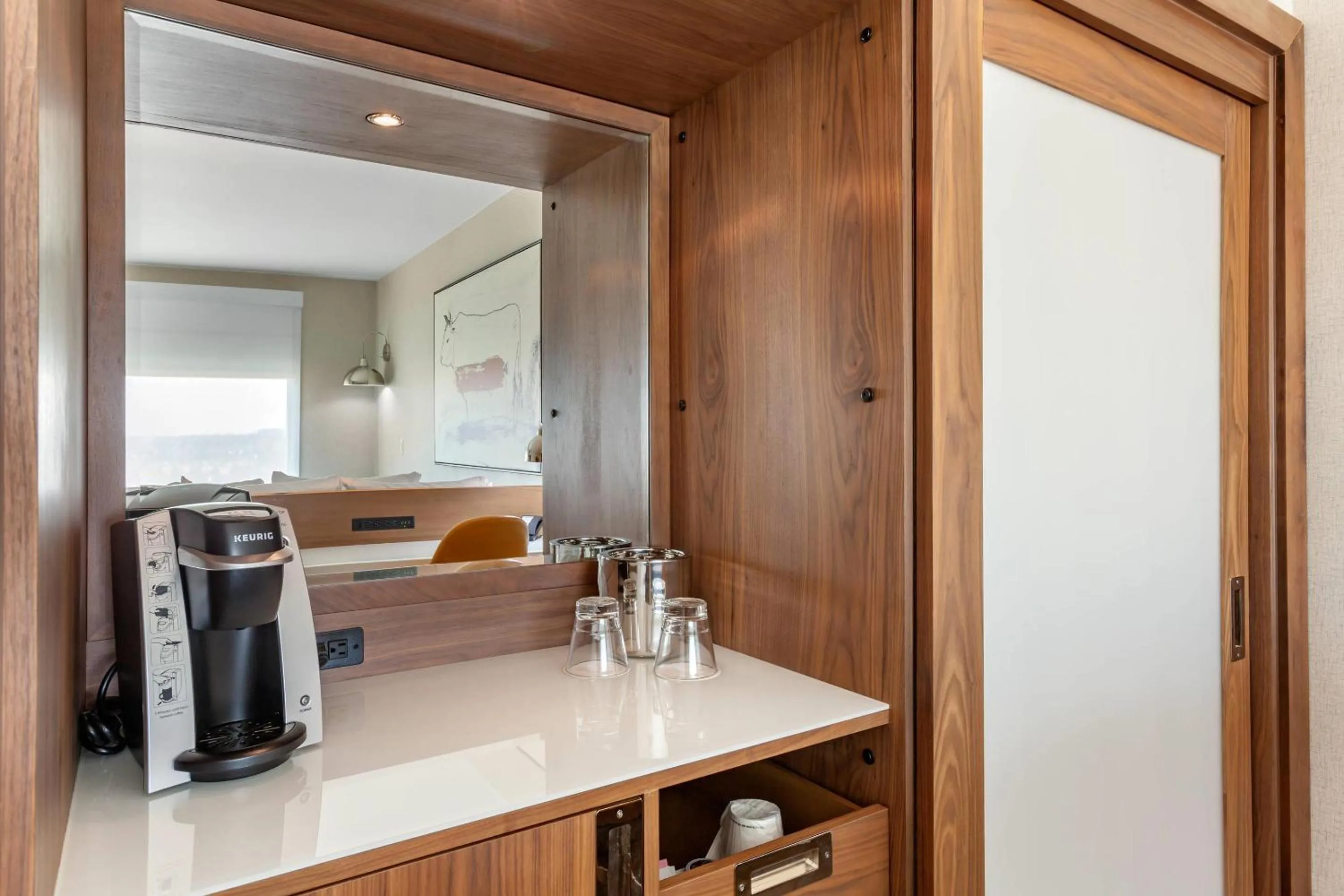 Coffee/tea facilities in Cambria Hotel Plano - Richardson Garland