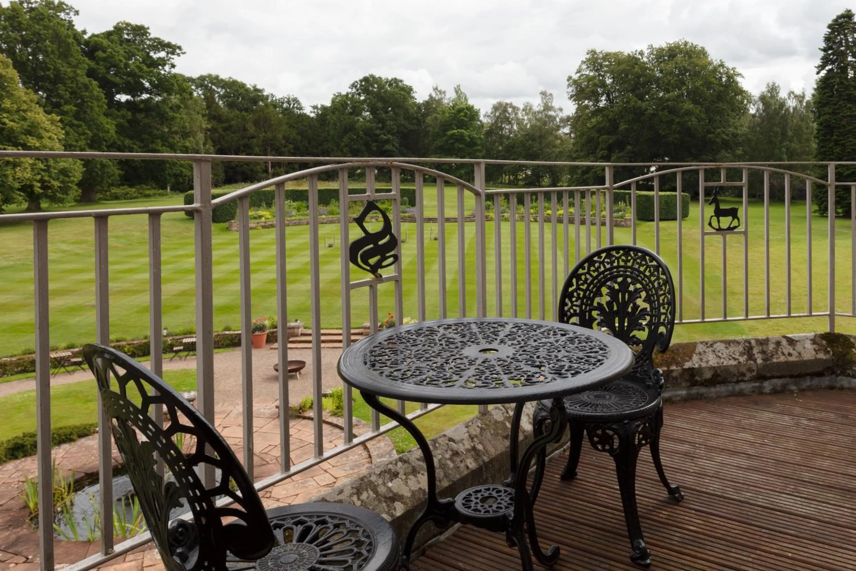 Garden view in SCHLOSS Roxburghe, part of Destination by Hyatt