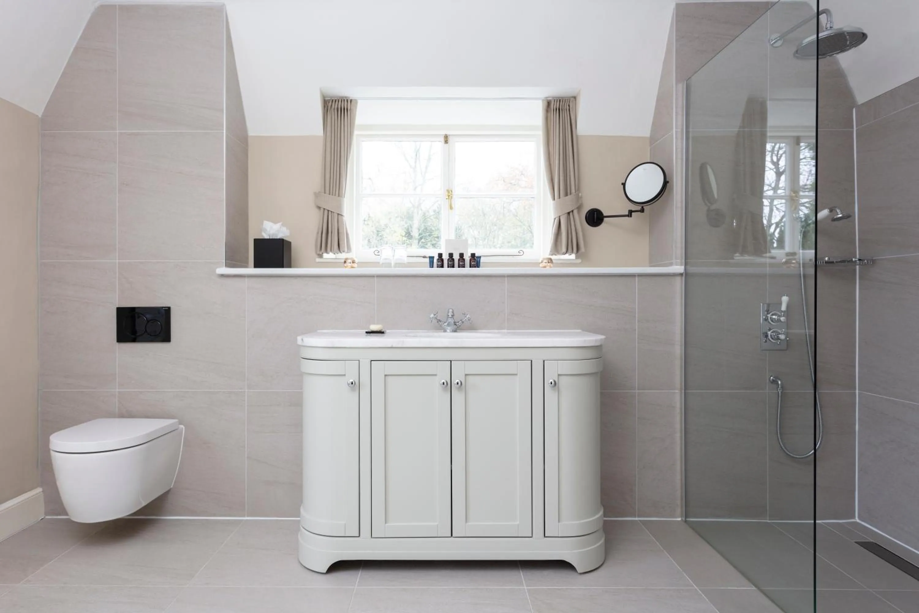 Shower in SCHLOSS Roxburghe, part of Destination by Hyatt