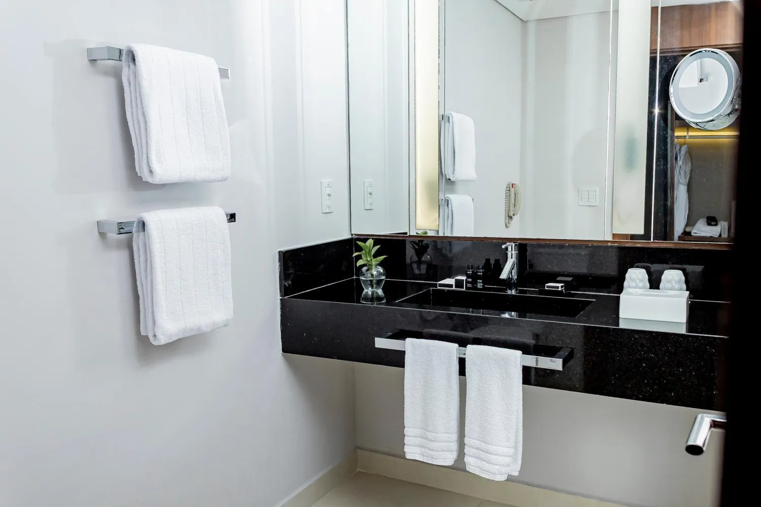 Bathroom in Tivoli Mofarrej São Paulo