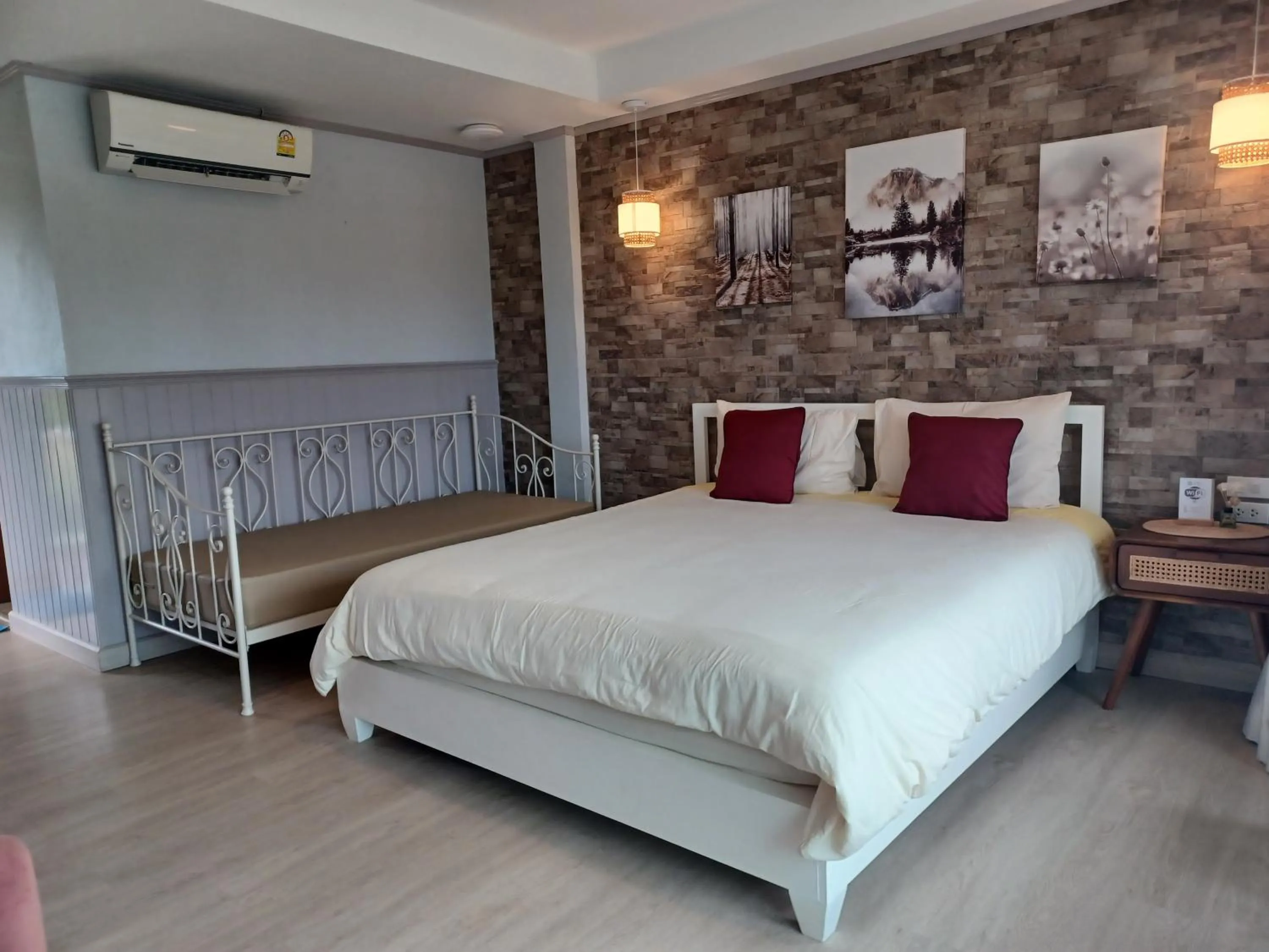 Bed in Koh Larn Riviera