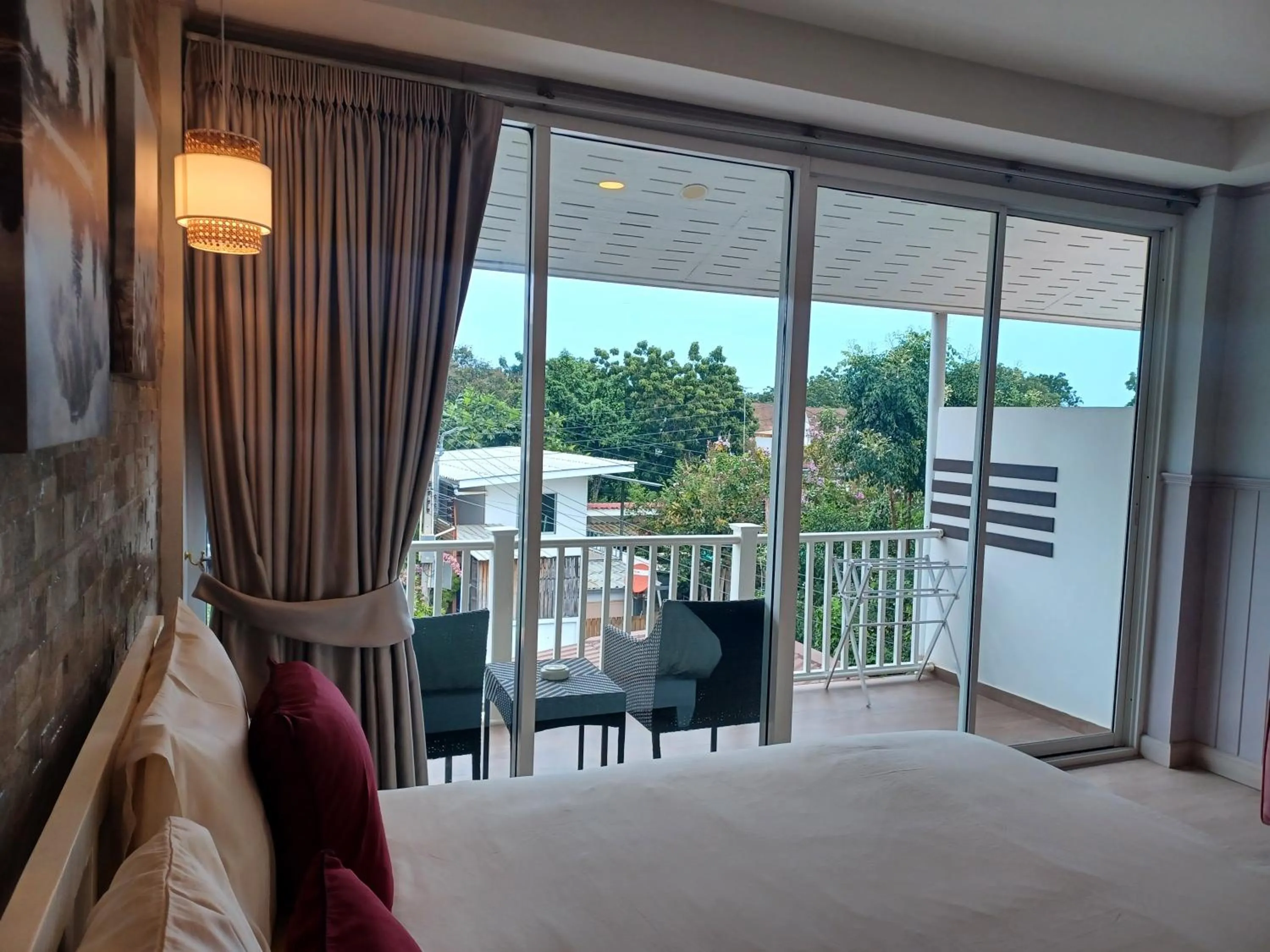 Balcony/Terrace, Bed in Koh Larn Riviera