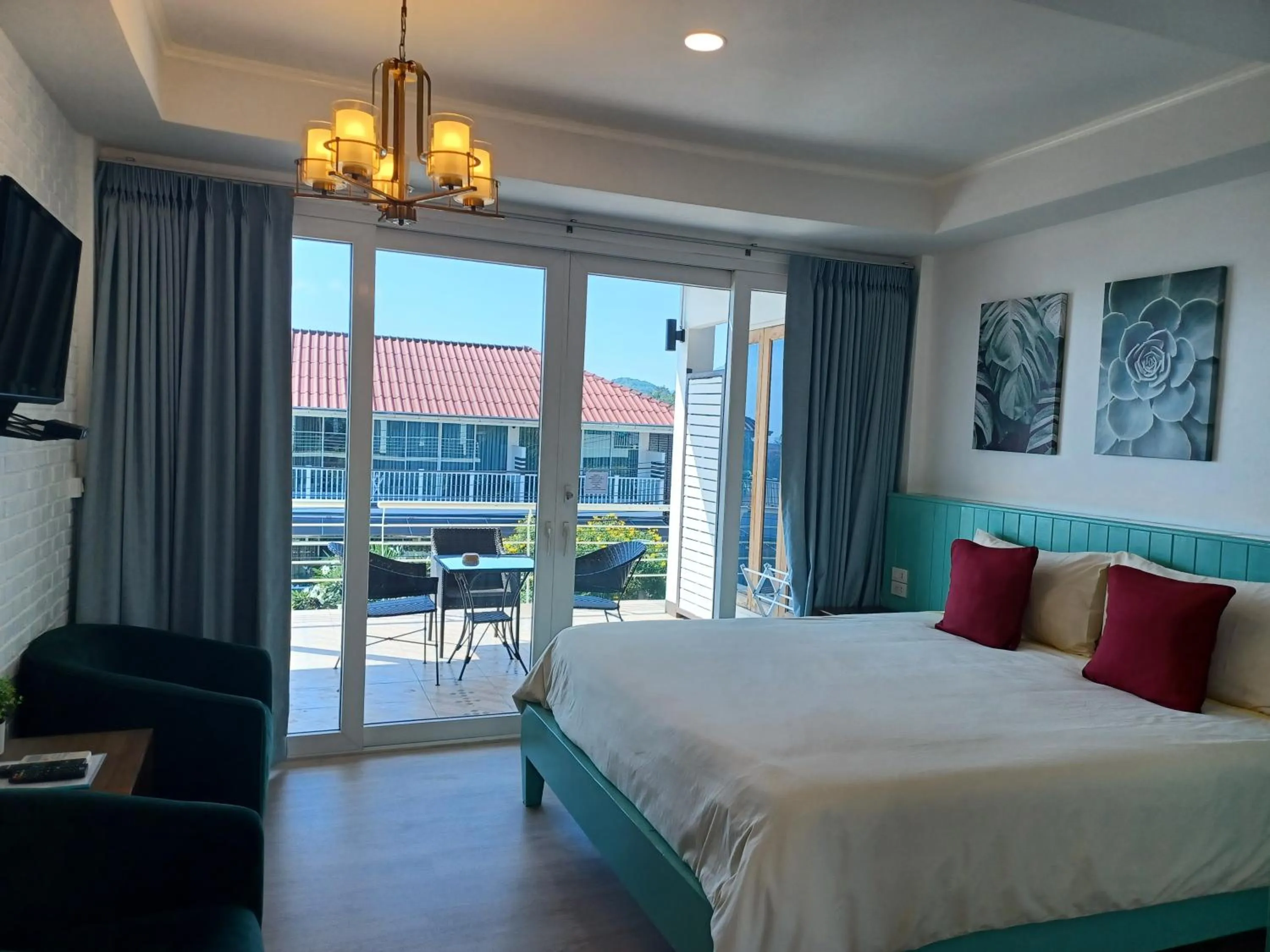 Bedroom, Bed in Koh Larn Riviera