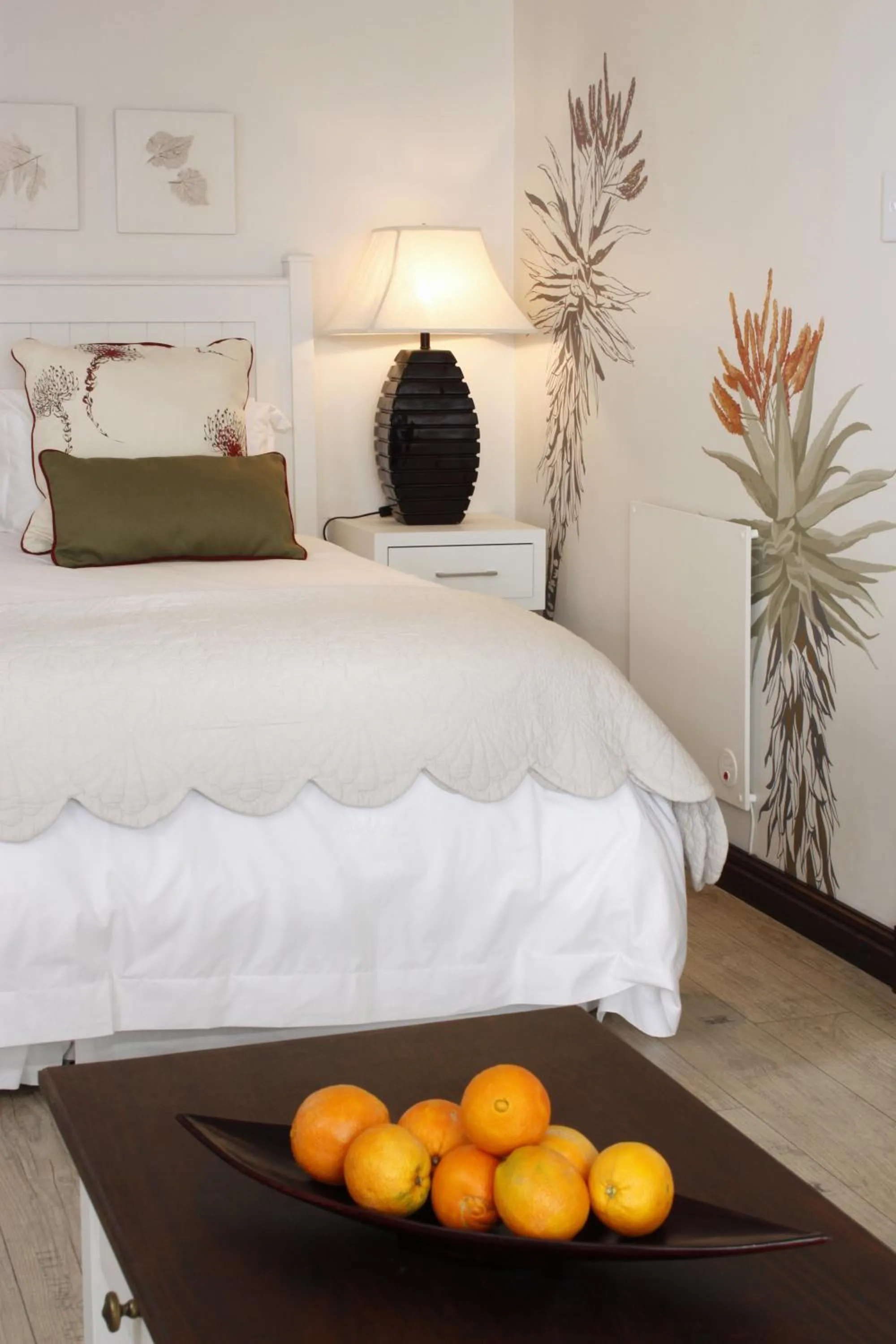 Coffee/tea facilities, Bed in The Potting Shed Guest House