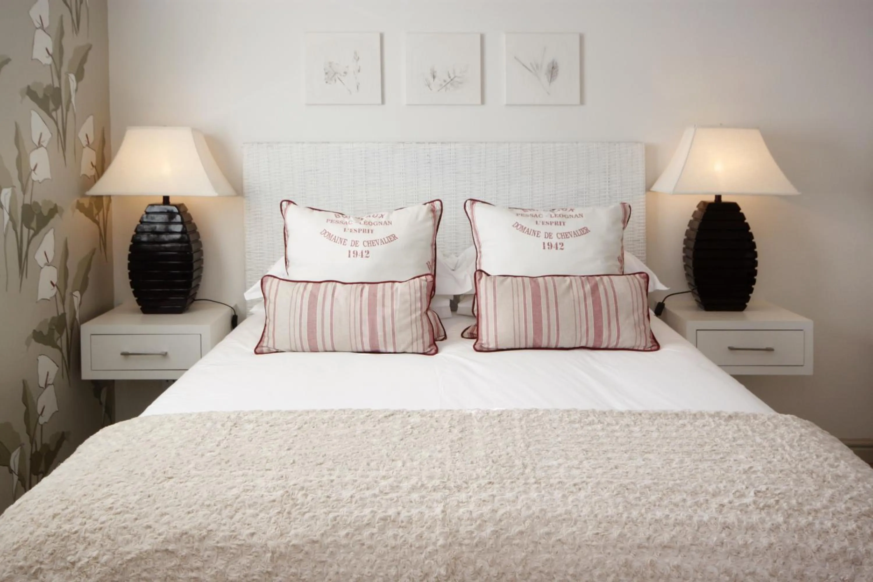 Shower, Bed in The Potting Shed Guest House