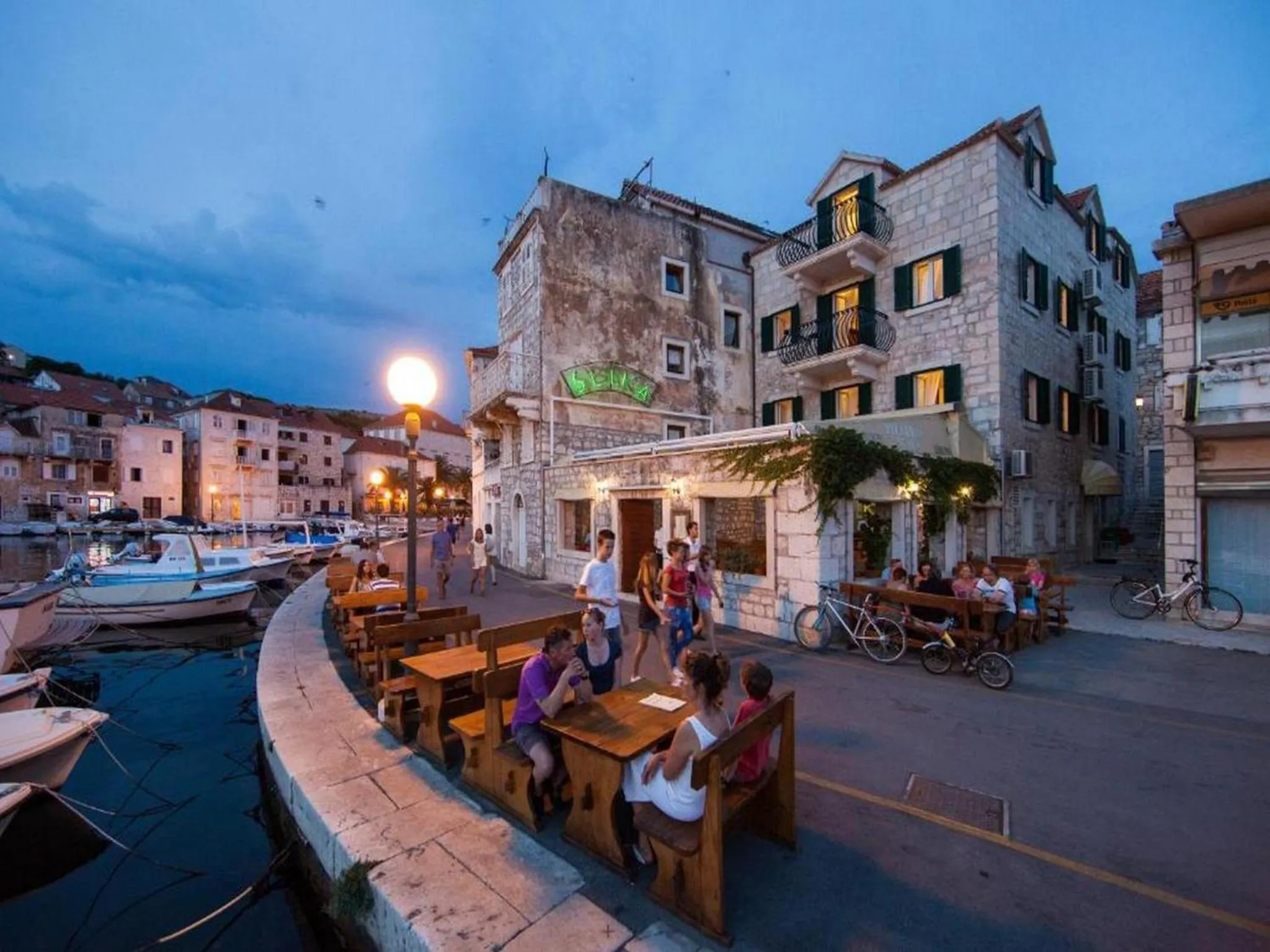 Property building in Villa Slika