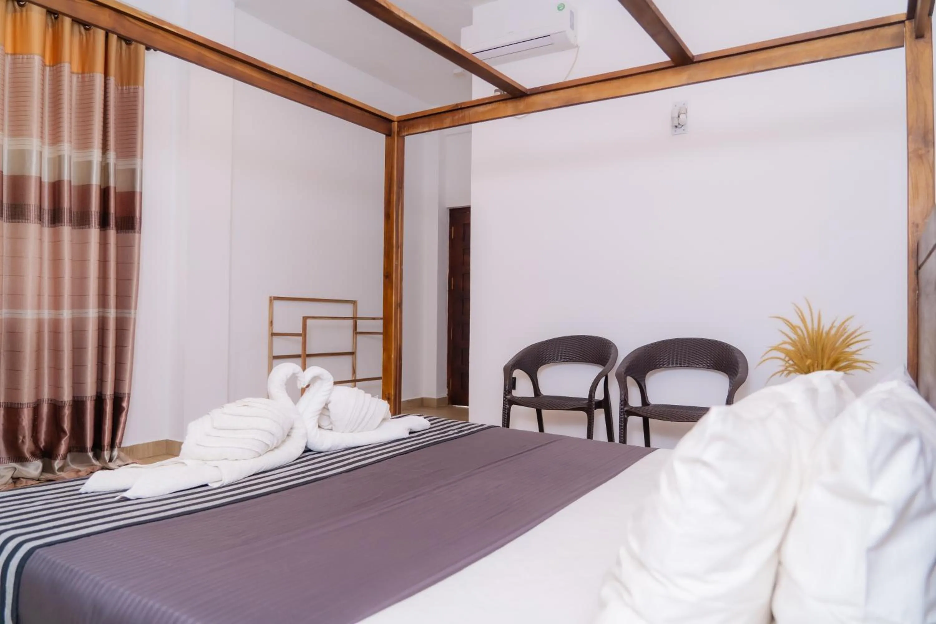 Bed in Bay Hiriketiya