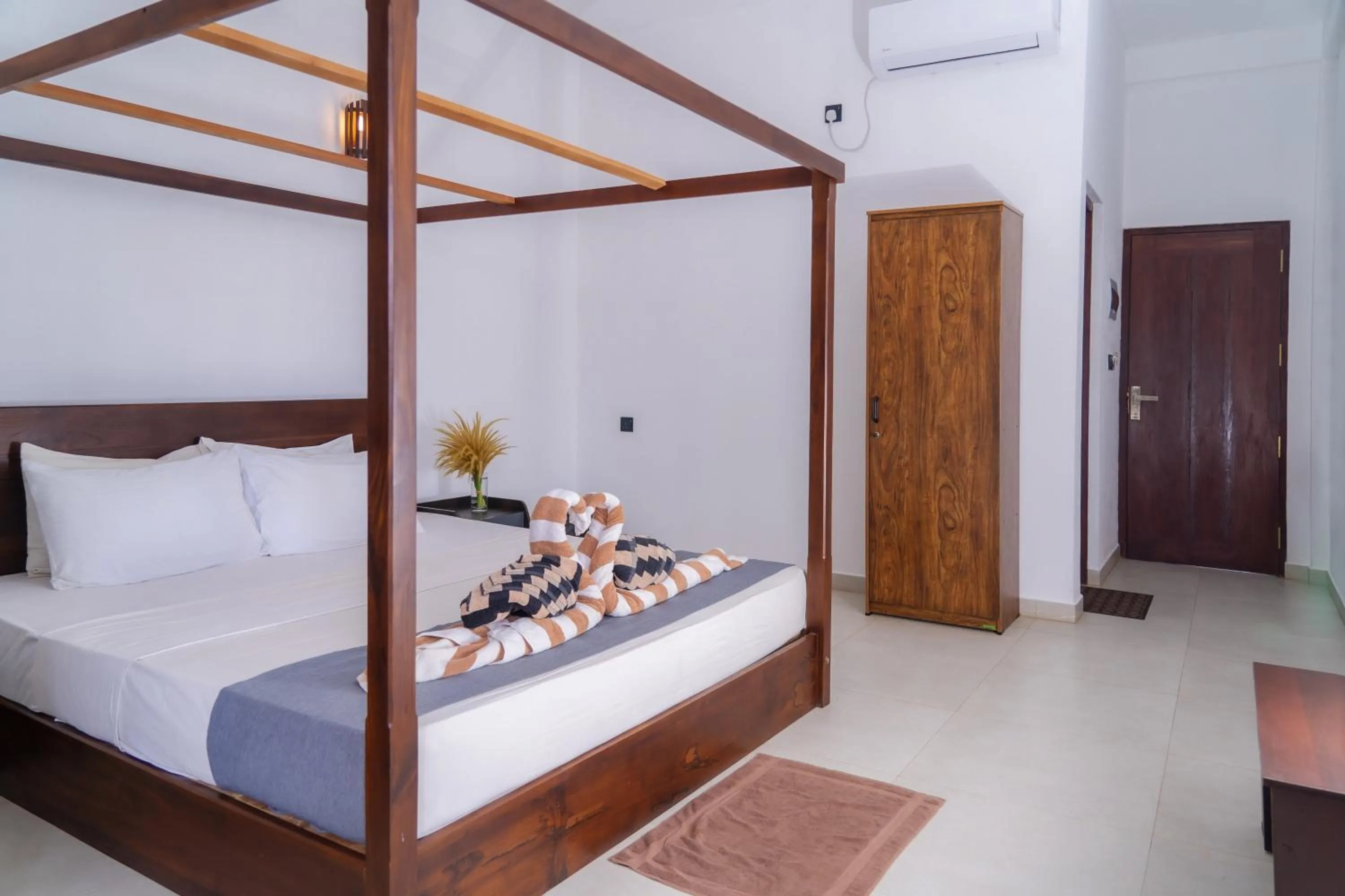 Bed in Bay Hiriketiya