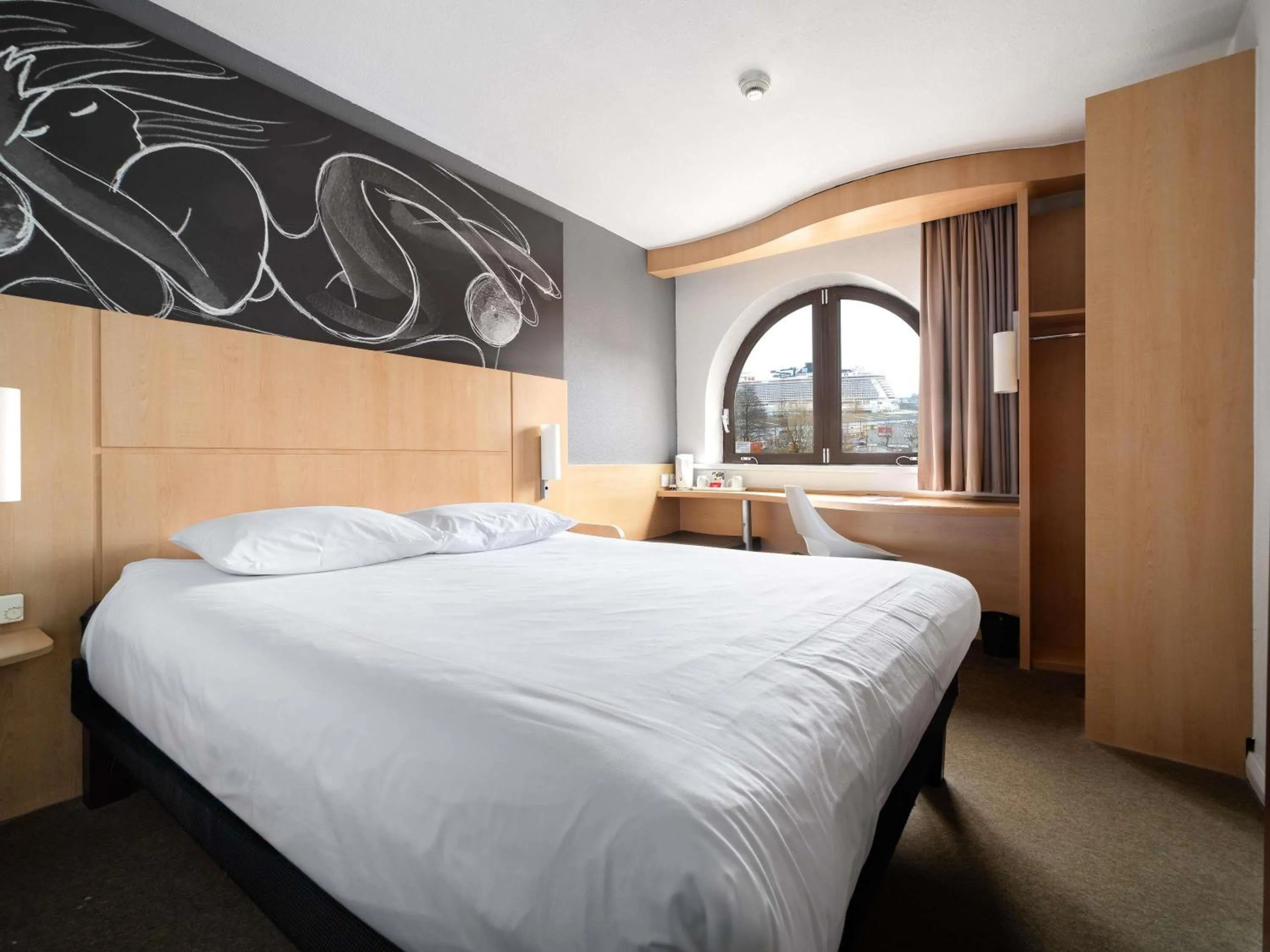 Bedroom, Bed in ibis Southampton