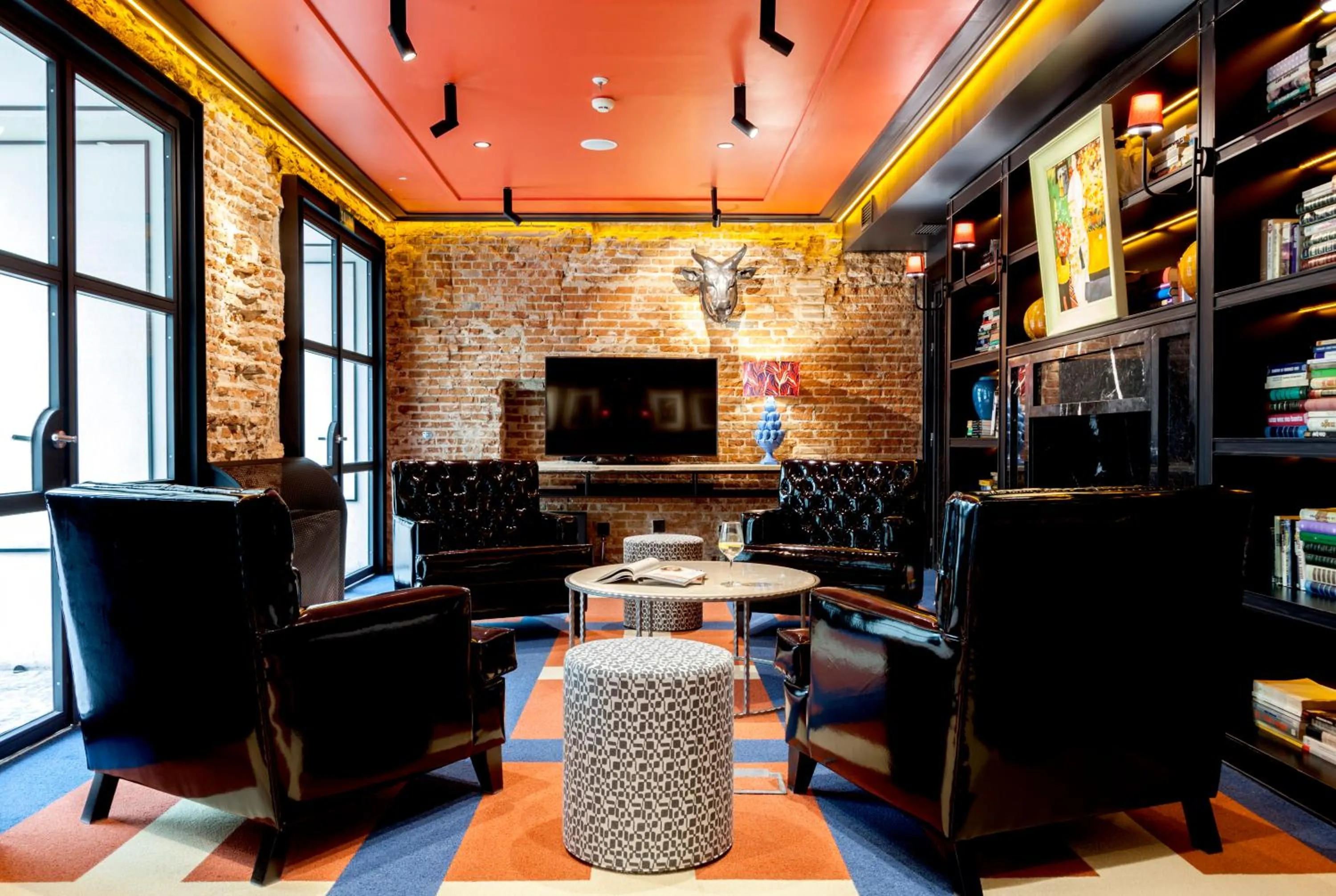 Library in Pestana Collection Plaza Mayor