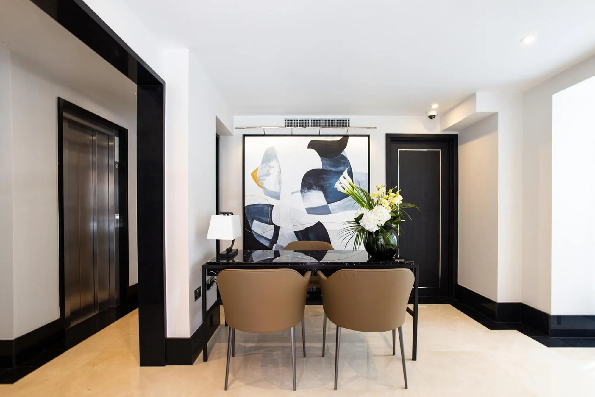 Lobby or reception in 15 Basil Street Knightsbridge, Luxury Serviced Apartments
