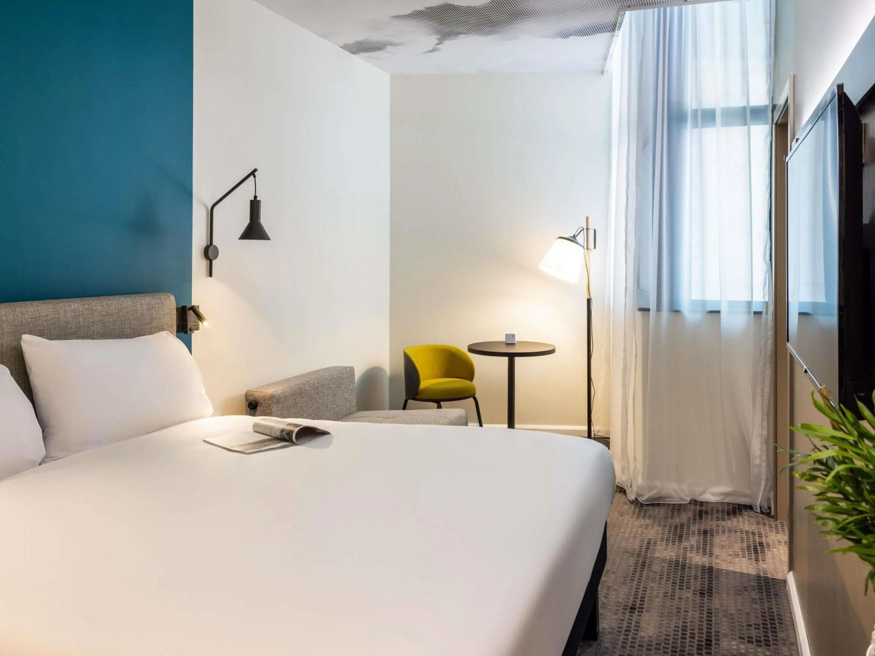 Bedroom, Bed in ibis Manchester Centre Princess Street