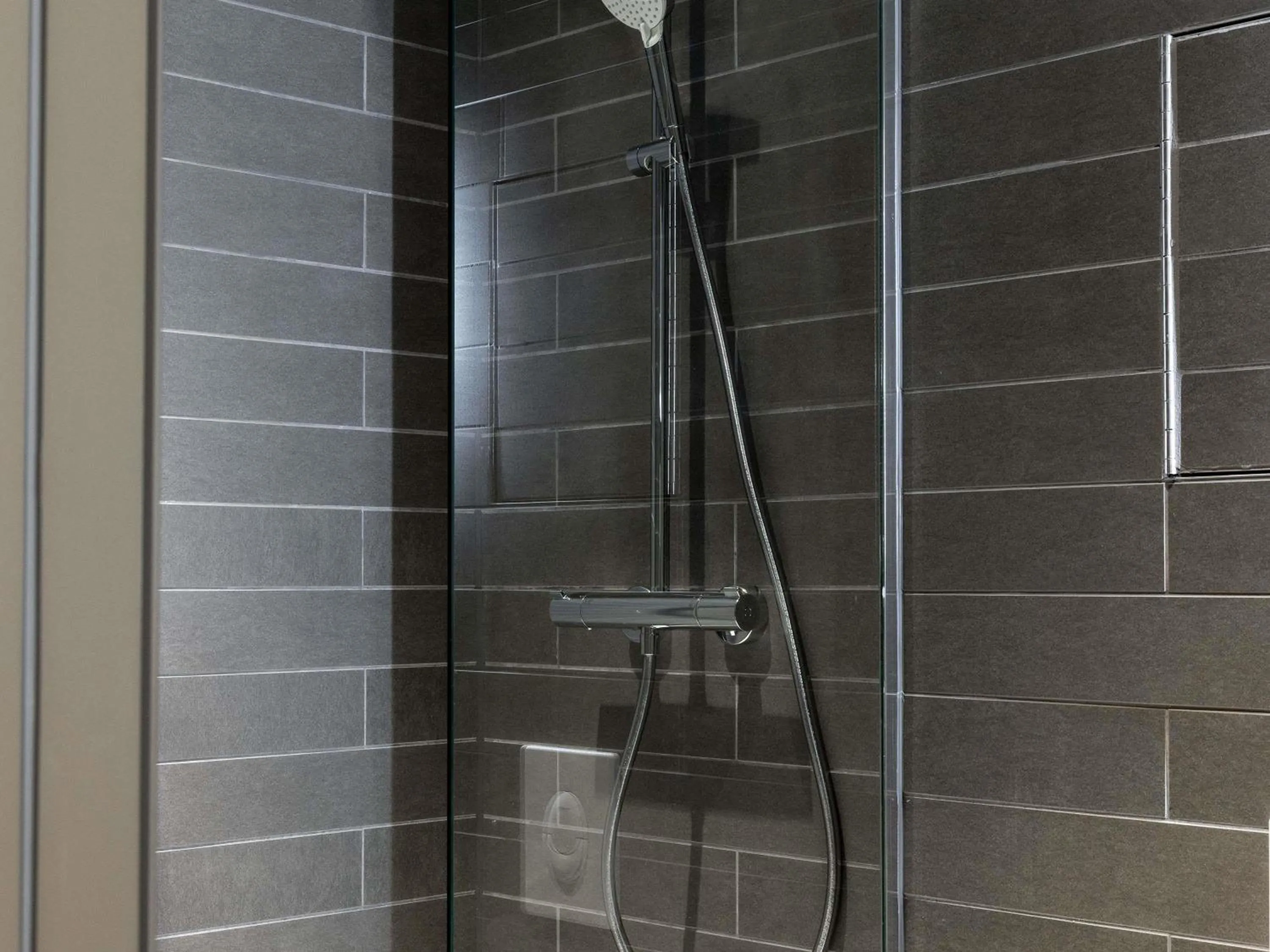 Bedroom in ibis Manchester Centre Princess Street