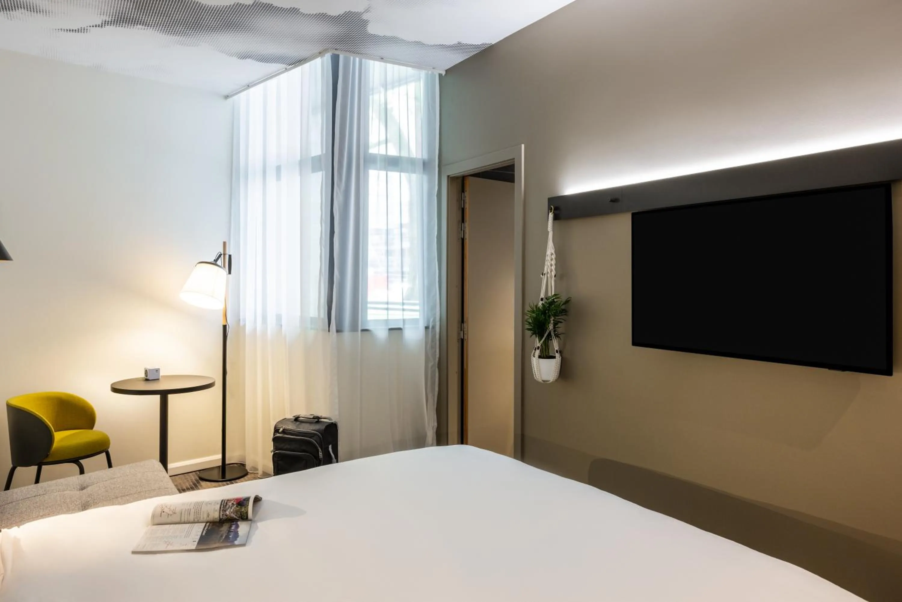 Bedroom, Bed in ibis Manchester Centre Princess Street