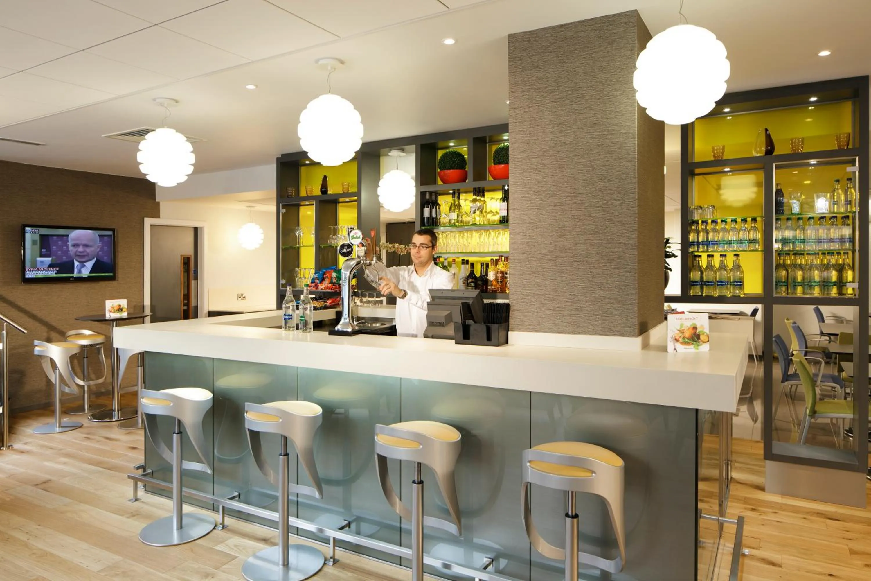 Lounge or bar in ibis Manchester Centre Princess Street