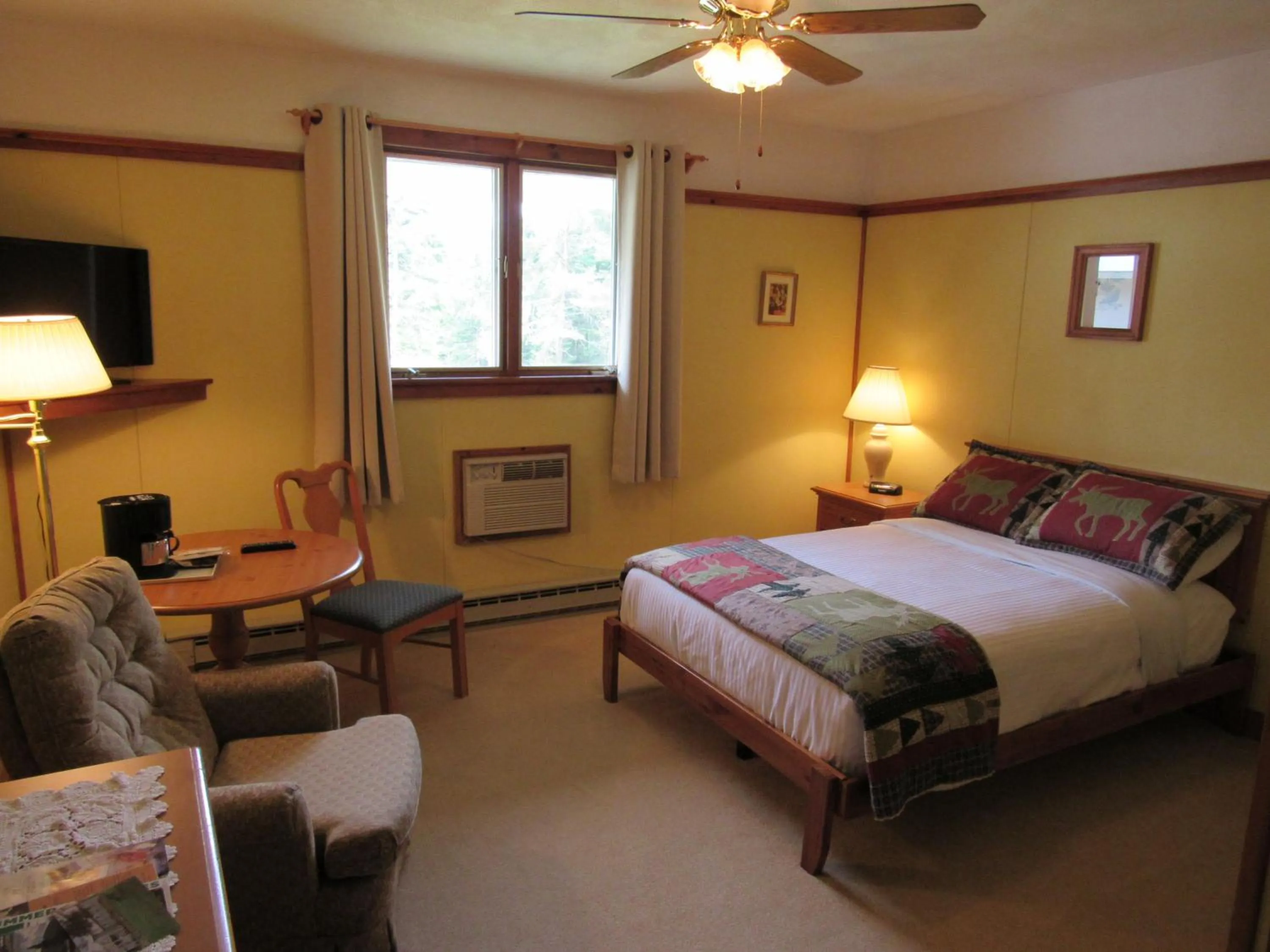 Bed in Carlson's Lodge