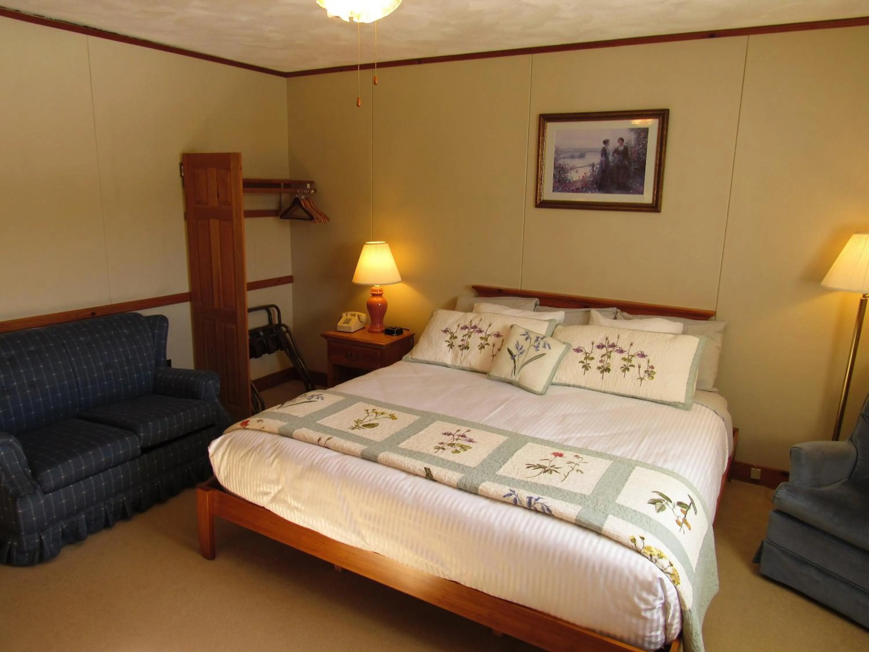 Bed in Carlson's Lodge