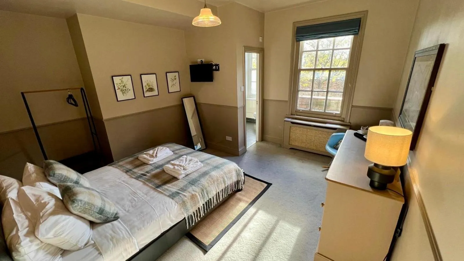 Photo of the whole room, Bed in The William