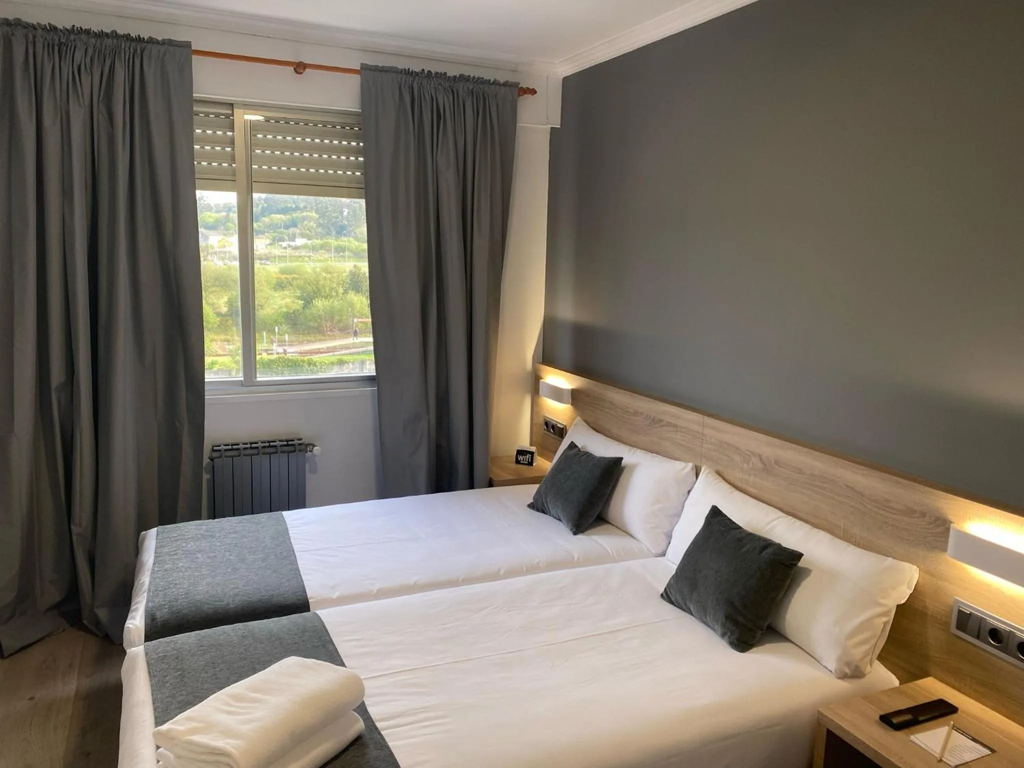 Bedroom, Bed in Hotel Alda Narón