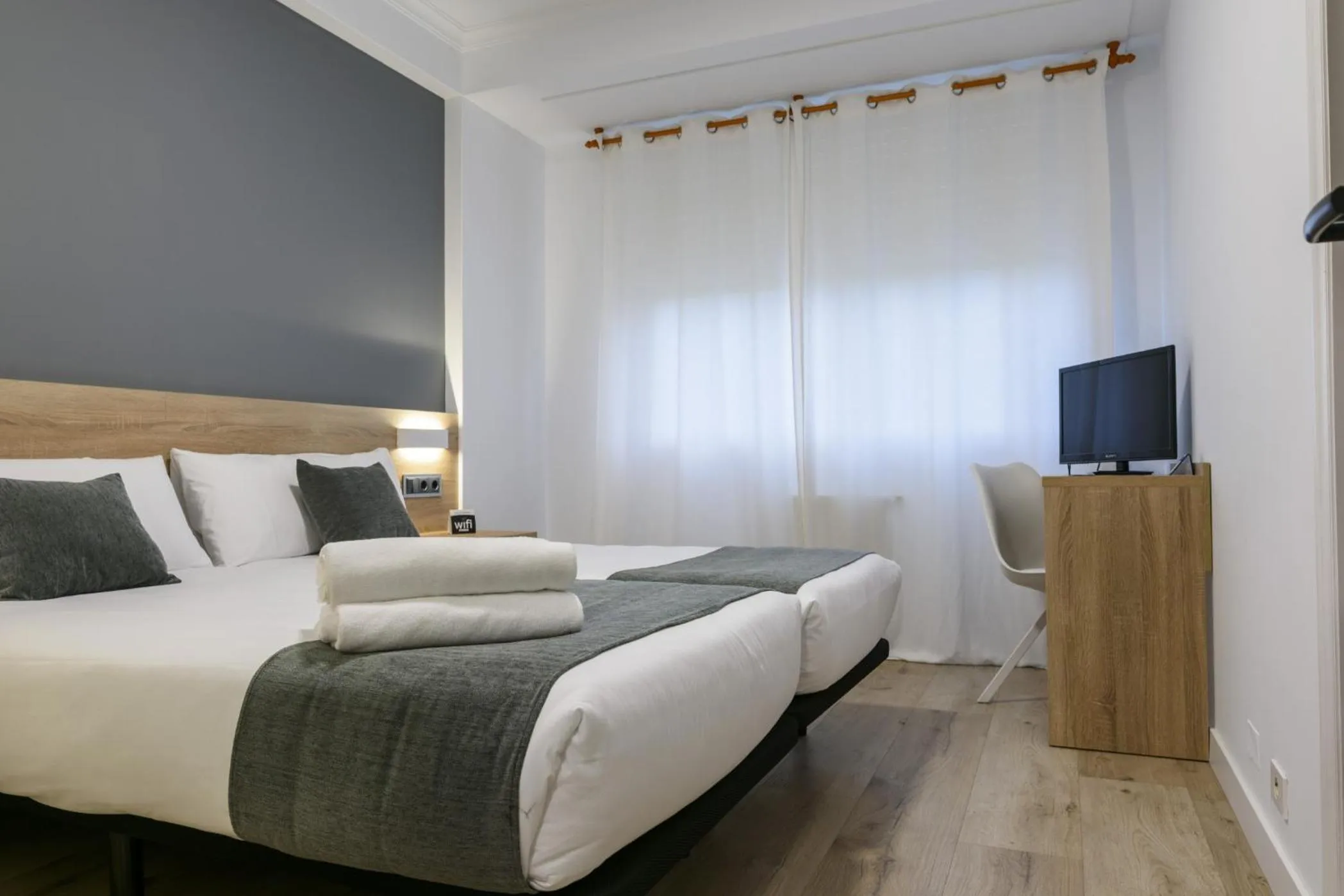 Bedroom, Bed in Hotel Alda Narón