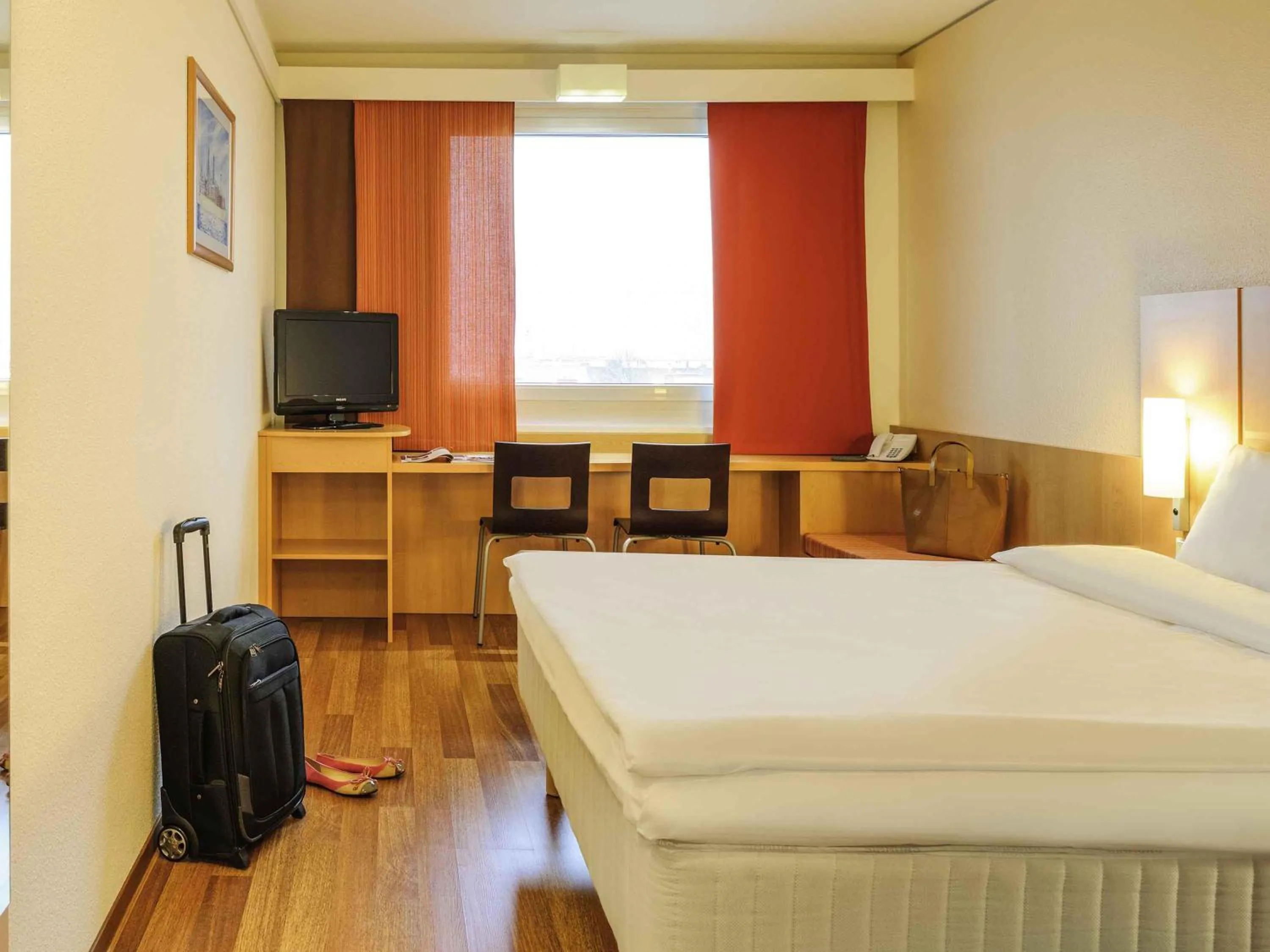 Bedroom, Bed in Ibis Wien Messe