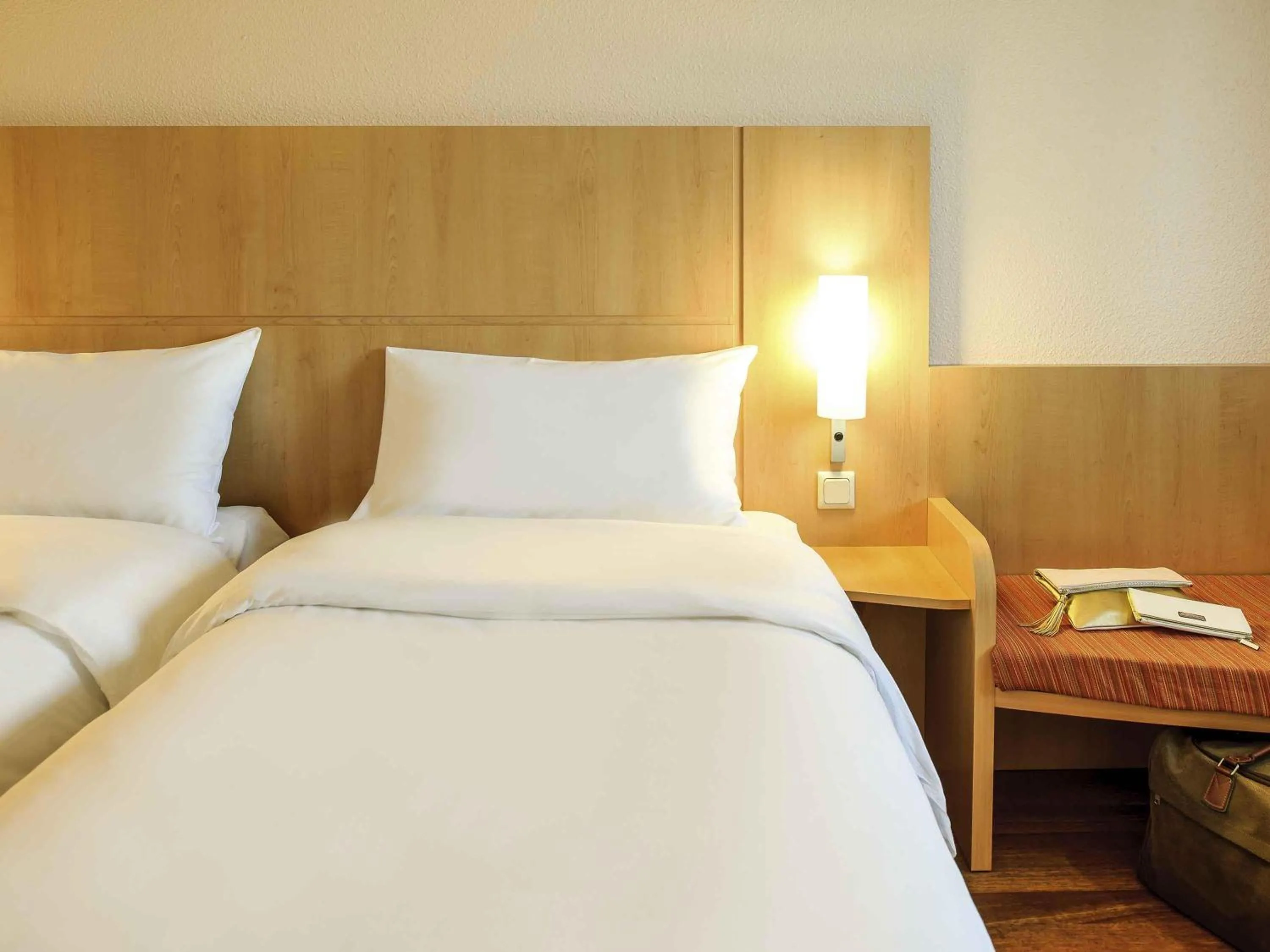 Bedroom, Bed in Ibis Wien Messe