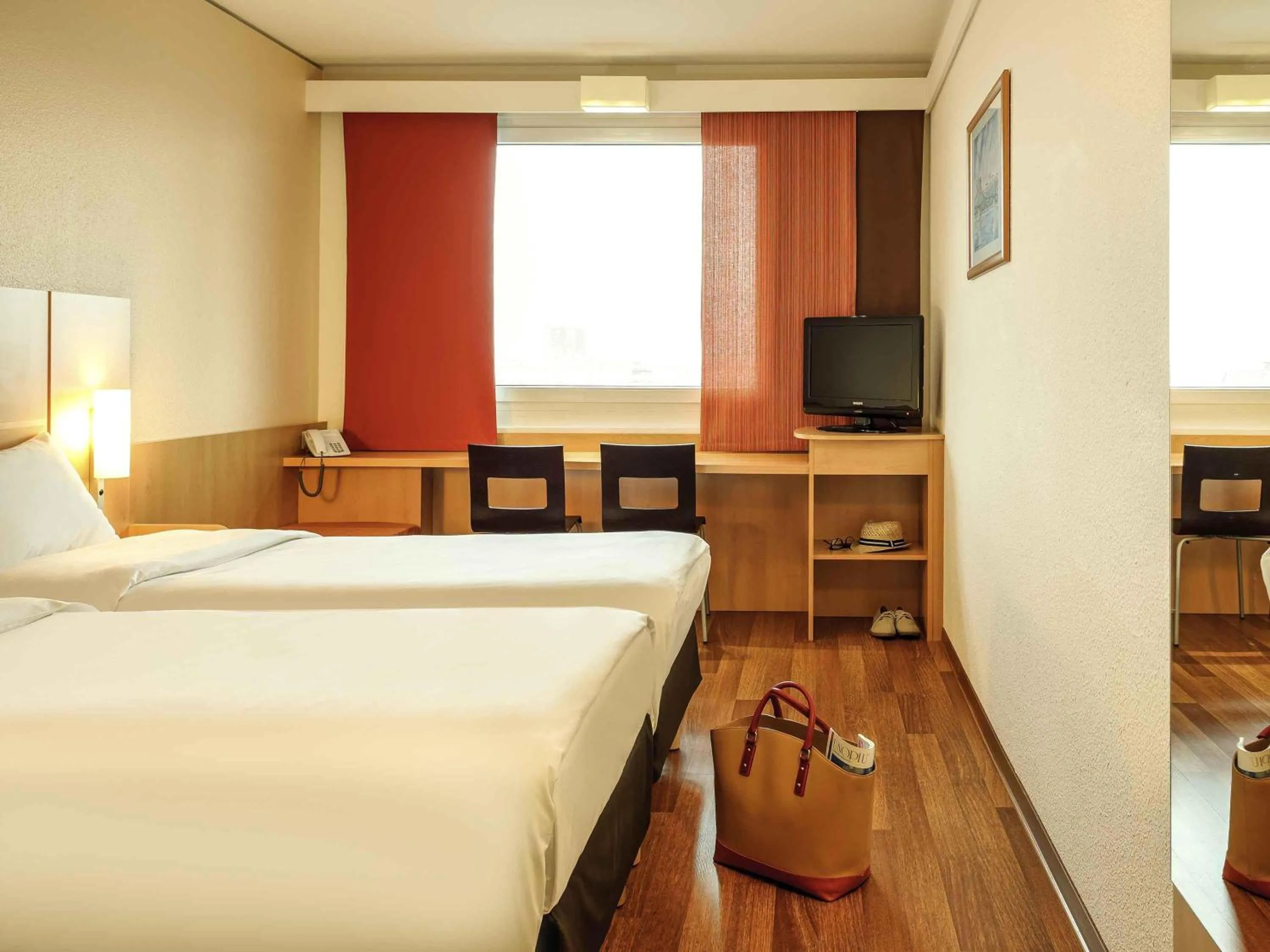 Bedroom, Bed in Ibis Wien Messe