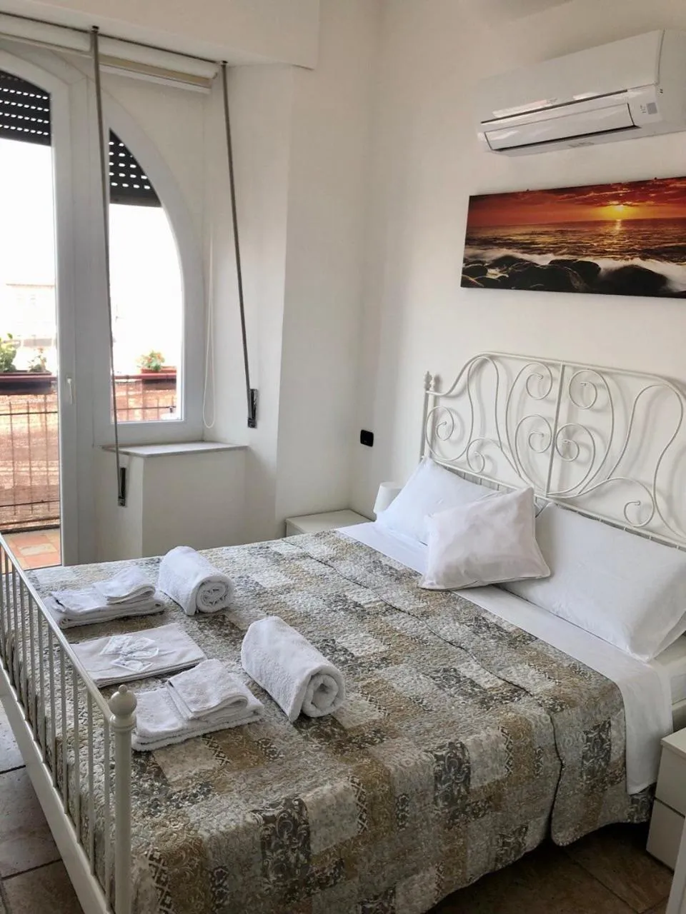 Bedroom, Bed in B&B Il Poeta sul Mare