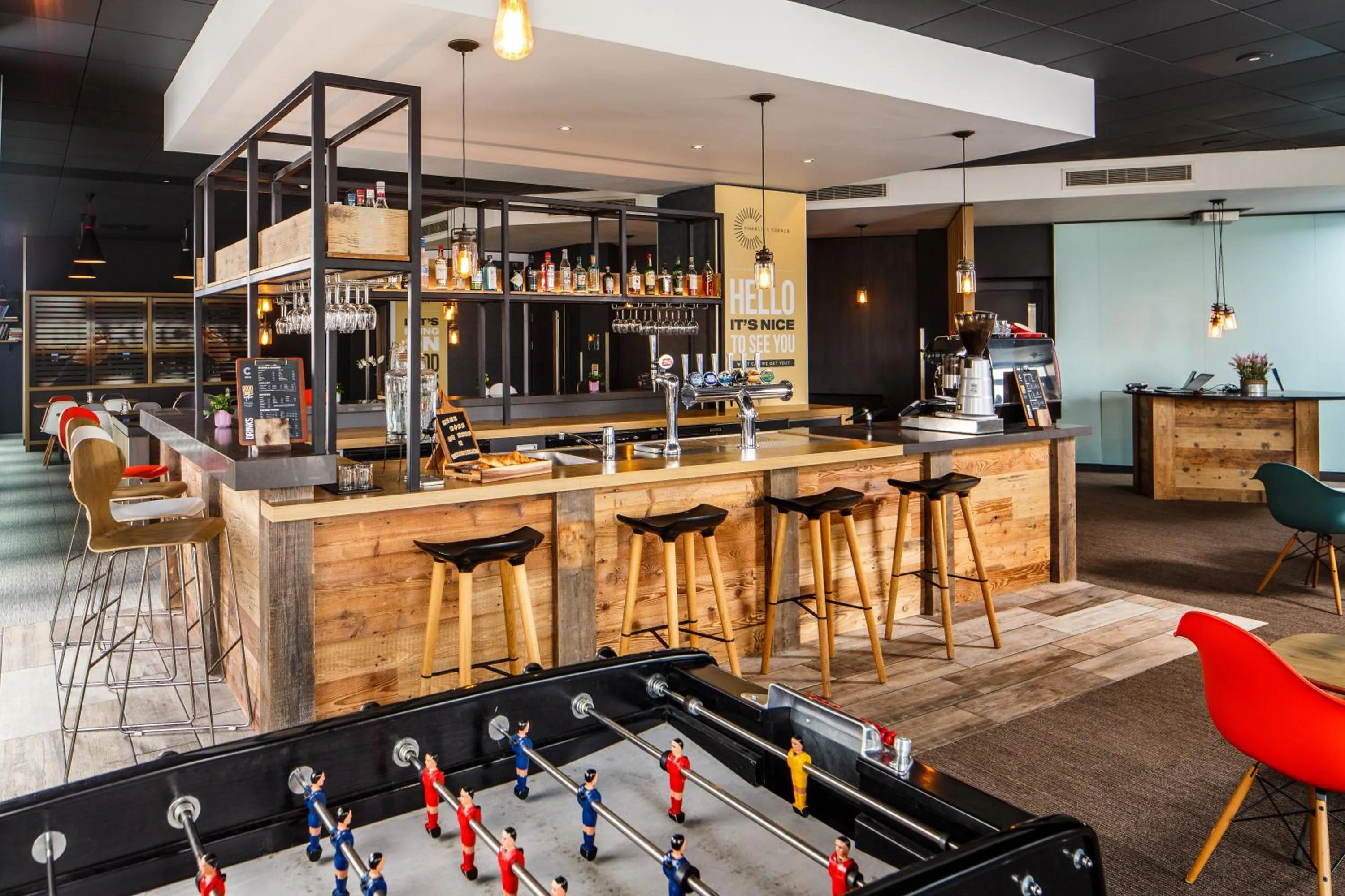 Lounge or bar in ibis Bristol Centre