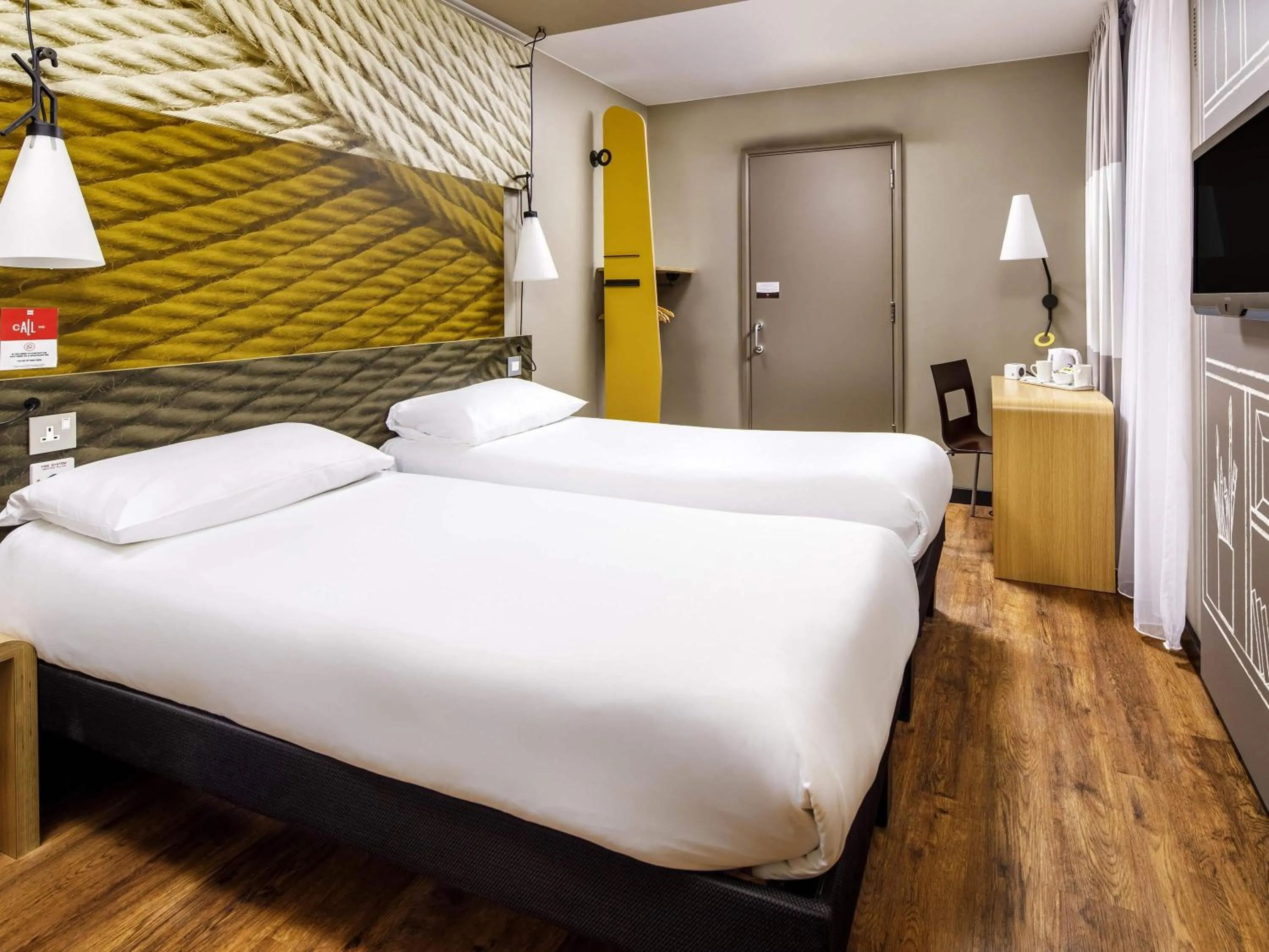 Bedroom, Bed in ibis Bristol Centre