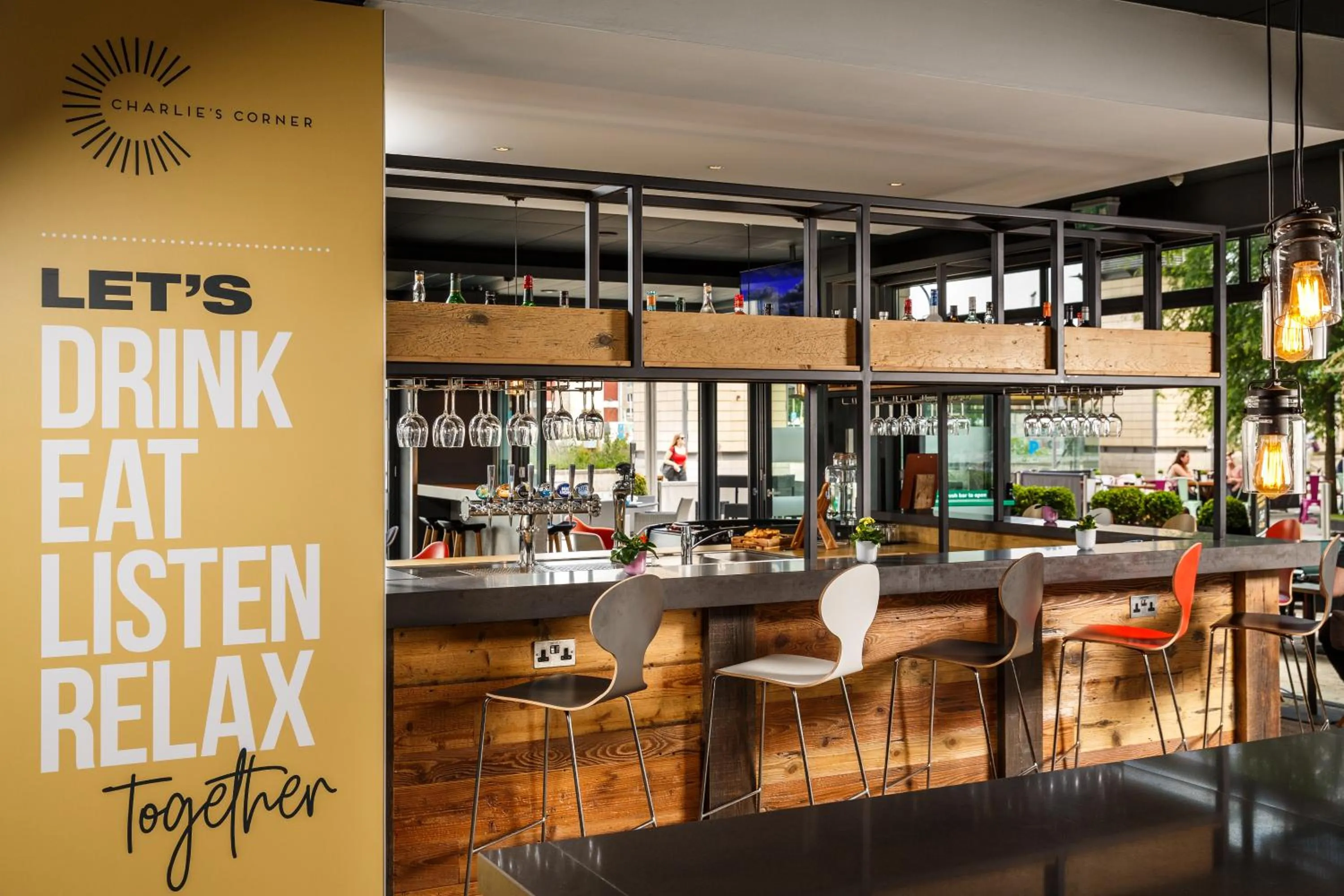 Restaurant/places to eat in ibis Bristol Centre